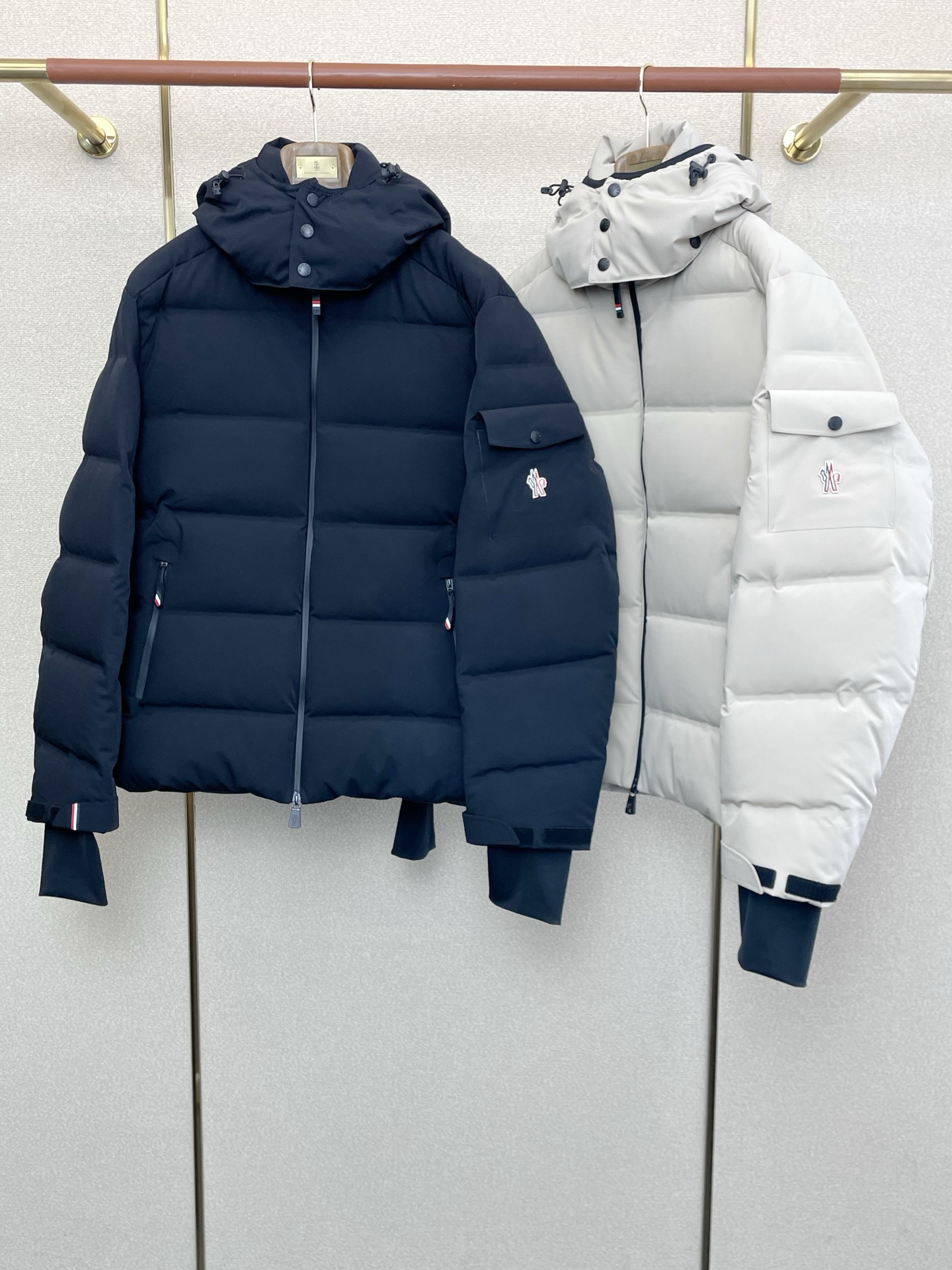 。羽绒服- Moncler蒙口💥砸锅卖铁都要上的新款！新款羽绒服 贸易公司渠道稀出，降温天气必备的保暖单