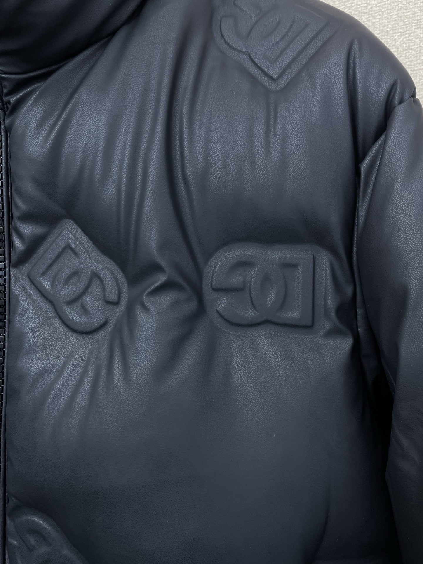 。羽绒服- Dolce&Gabbana杜嘉班纳💥砸锅卖铁都要上的新款！新款羽绒服 贸易公司渠道稀出，降温