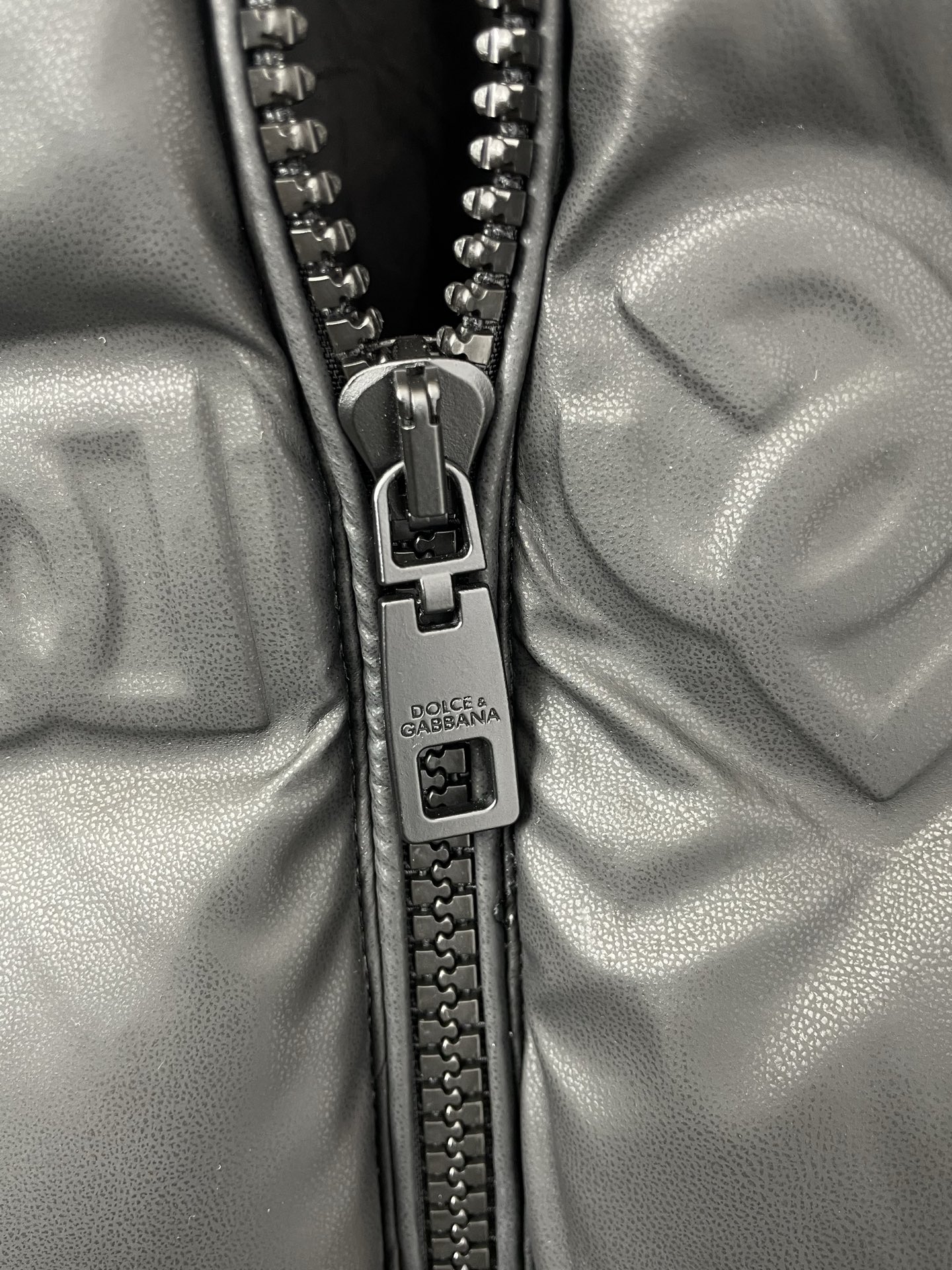 。羽绒服- Dolce&Gabbana杜嘉班纳💥砸锅卖铁都要上的新款！新款羽绒服 贸易公司渠道稀出，降温