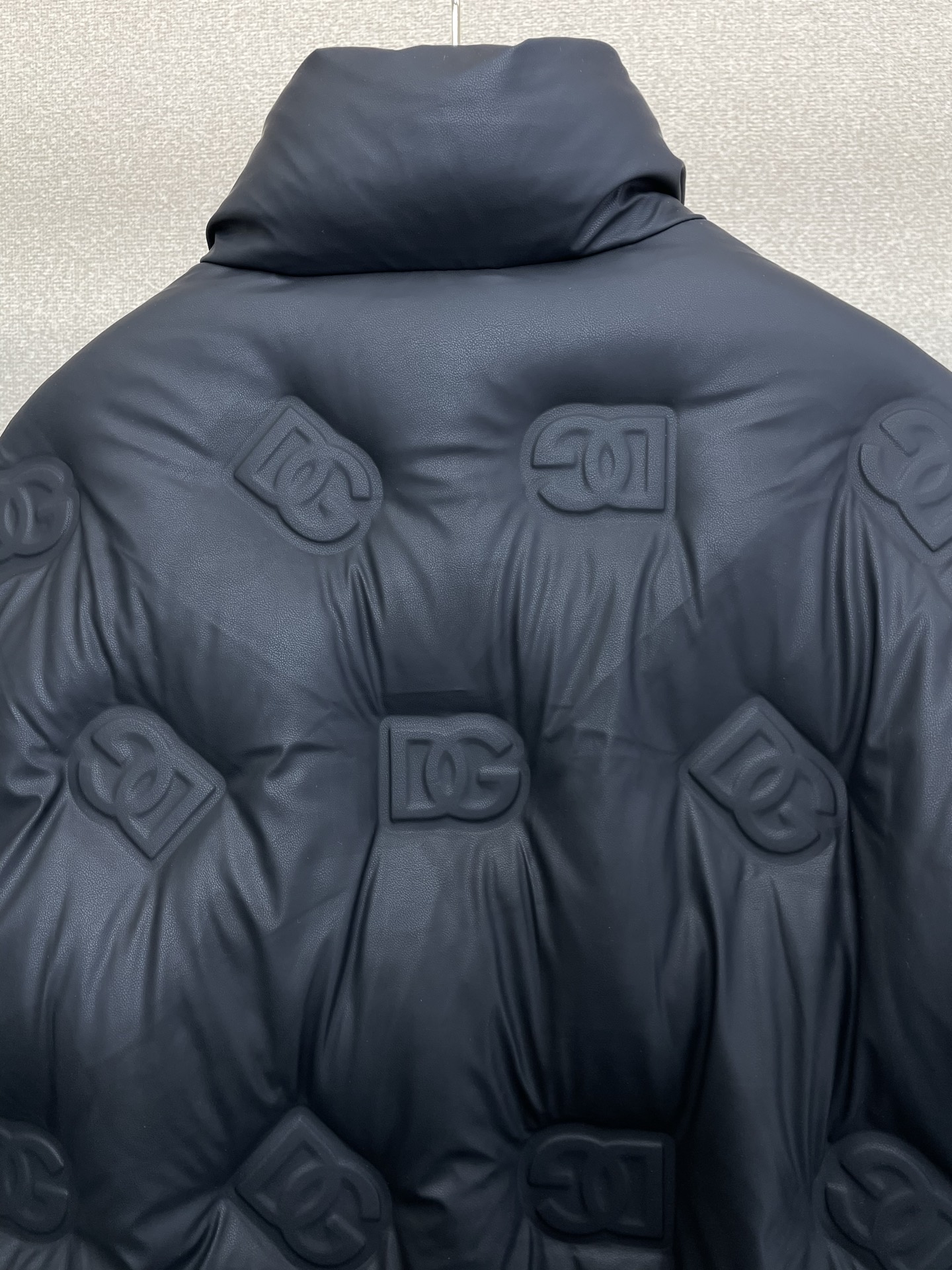 。羽绒服- Dolce&Gabbana杜嘉班纳💥砸锅卖铁都要上的新款！新款羽绒服 贸易公司渠道稀出，降温