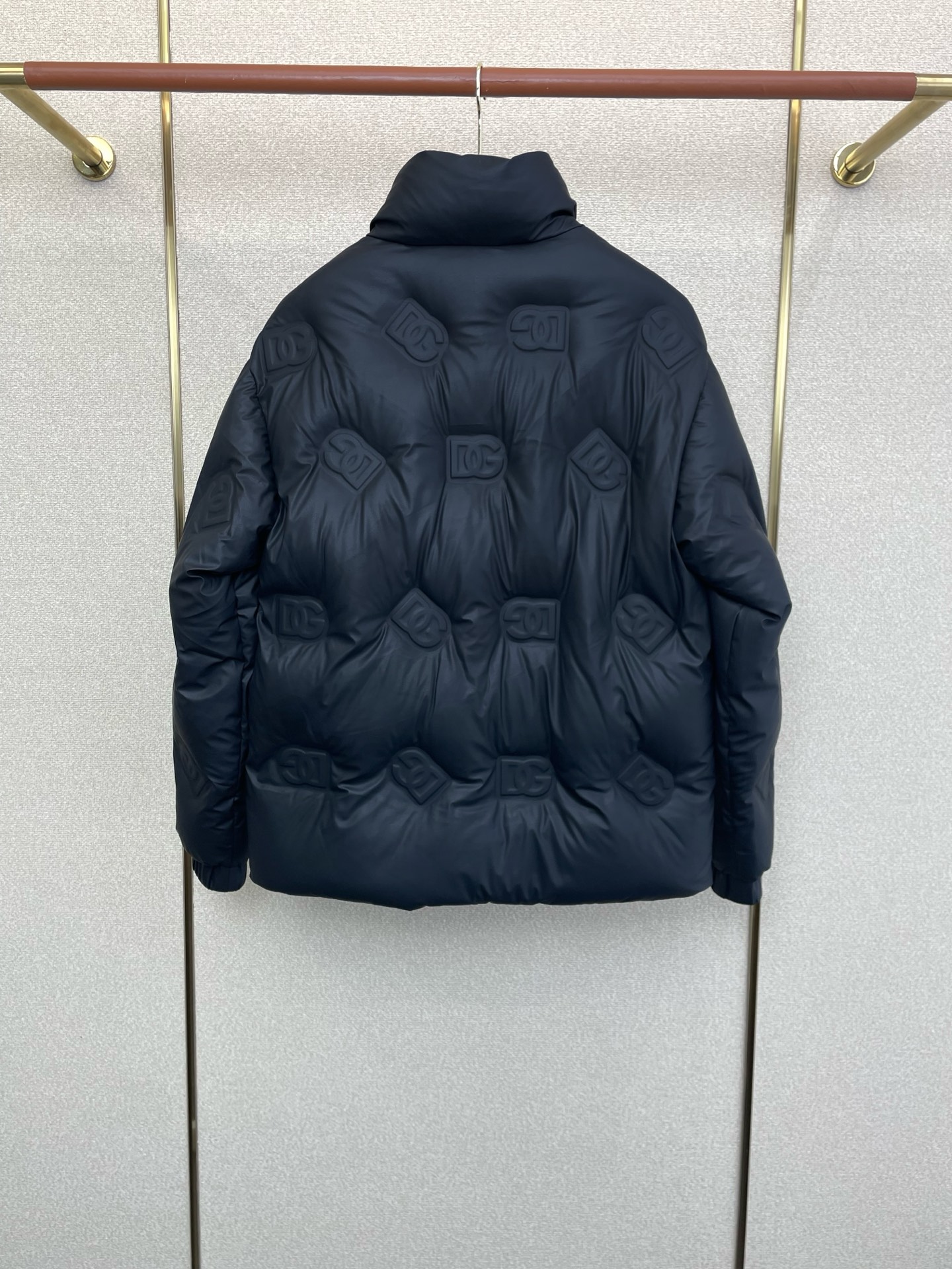 。羽绒服- Dolce&Gabbana杜嘉班纳💥砸锅卖铁都要上的新款！新款羽绒服 贸易公司渠道稀出，降温