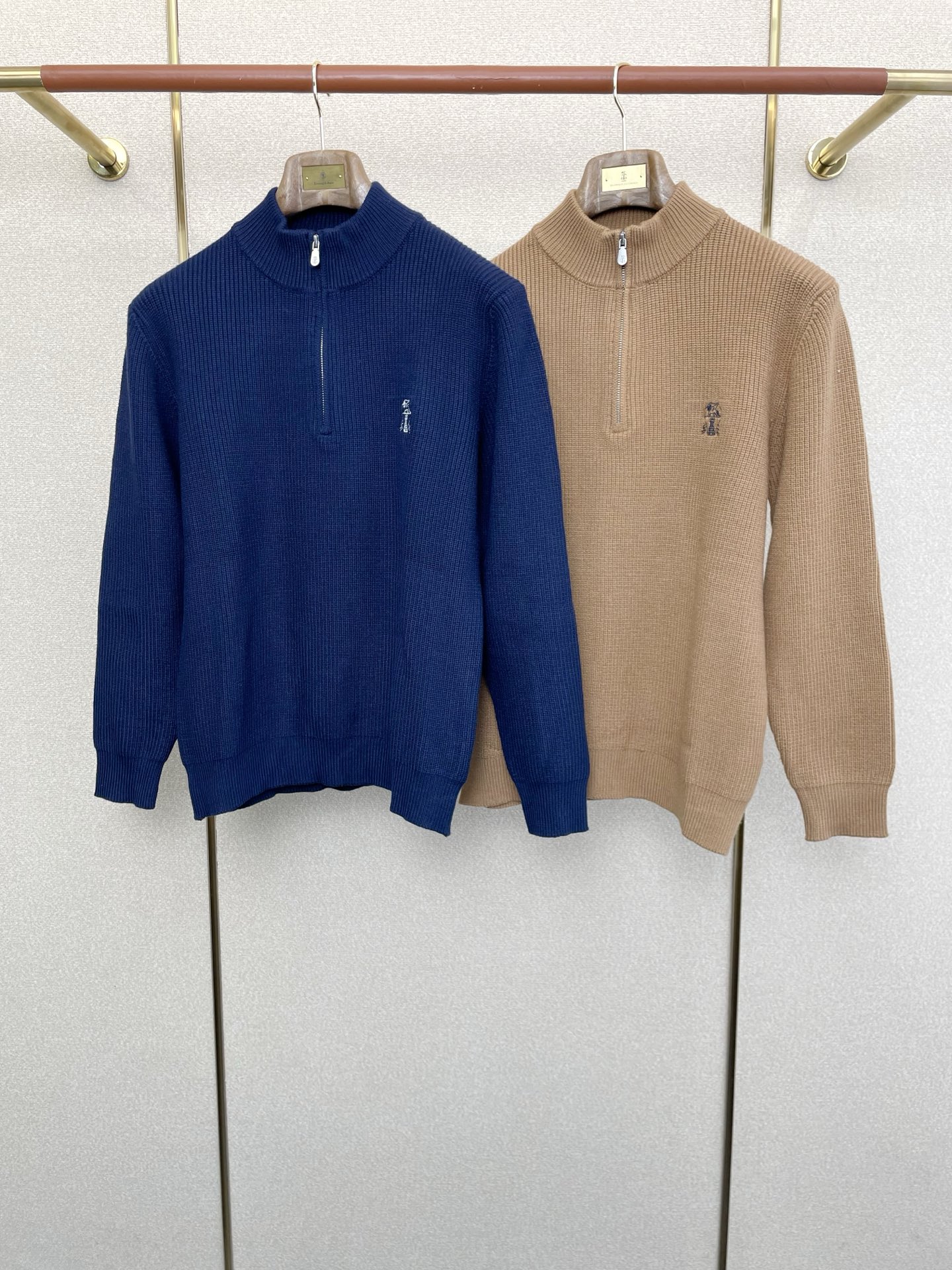 NO:609776,.BC-Brunello Cucineli Brunello Cucineli’s new model is a must-have! New original men's casual sweater, high-end customization, high version, fashionable and versatile imported fabrics, super soft and delicate to the touch, skin-friendly and comfortable to wear, high-end boutique, the upper body is exquisitely made by the factory, a must-have item for men, complete with three standards, size M-3XL, brunello cucinelli, sweaters, alexander wang19860909.BC-Brunello Cucineli 布鲁内洛 库奇內利砸锅卖铁都要上的新款！新款原单男士休闲毛衣 高端定制 高版本 时尚百搭爆款进口面料 手感超柔软细腻 穿着亲肤舒适 高端精品 代工厂精细做上身非常赞 男士必备单品 三标齐全 码数M-3XL,,brunello cucinelli,sweaters,alexander wang,Men's clothing