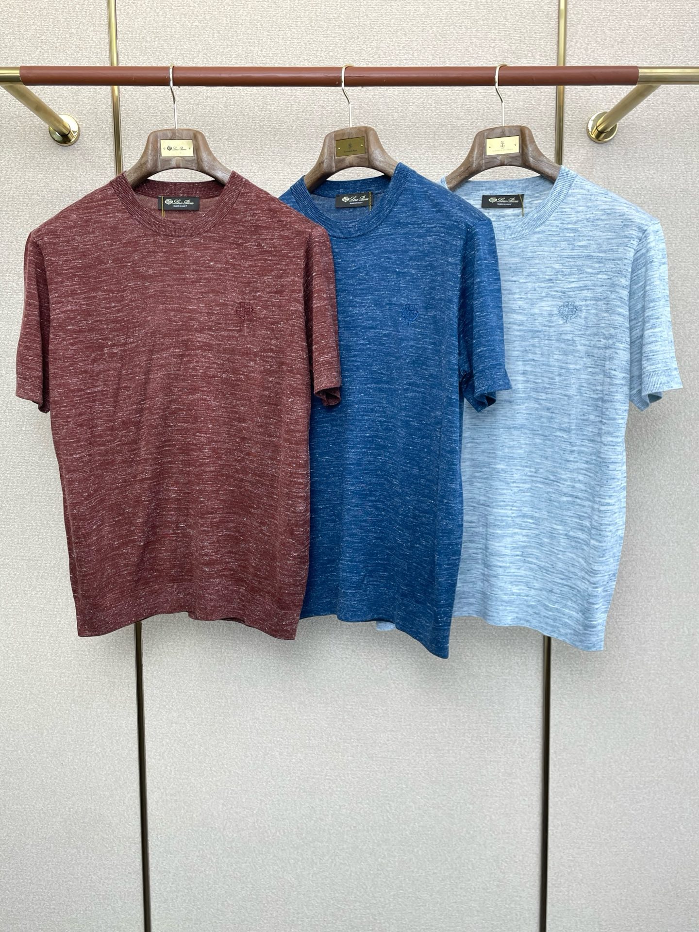 NO:609763,.LP-Loro Piana is a new style that everyone will buy!  New original men's casual short sleeves, high-end customization, high version, fashionable and versatile imported fabrics, super soft and delicate to the touch, skin-friendly and comfortable to wear, high-end boutique, fine upper body made by the factory, very good, men's essential items, complete with three standards, size M-3XL,,loro piana,loro piana,T-shirt,alexander wang19860909.LP-Loro Piana诺悠翩雅砸锅卖铁都要上的新款！新款原单男士休闲短袖 高端定制 高版本 时尚百搭爆款进口面料 手感超柔软细腻 穿着亲肤舒适 高端精品 代工厂精细做上身非常赞 男士必备单品 三标齐全 码数M-3XL,,loro piana,loro piana,T-shirt,alexander wang,Men's clothing