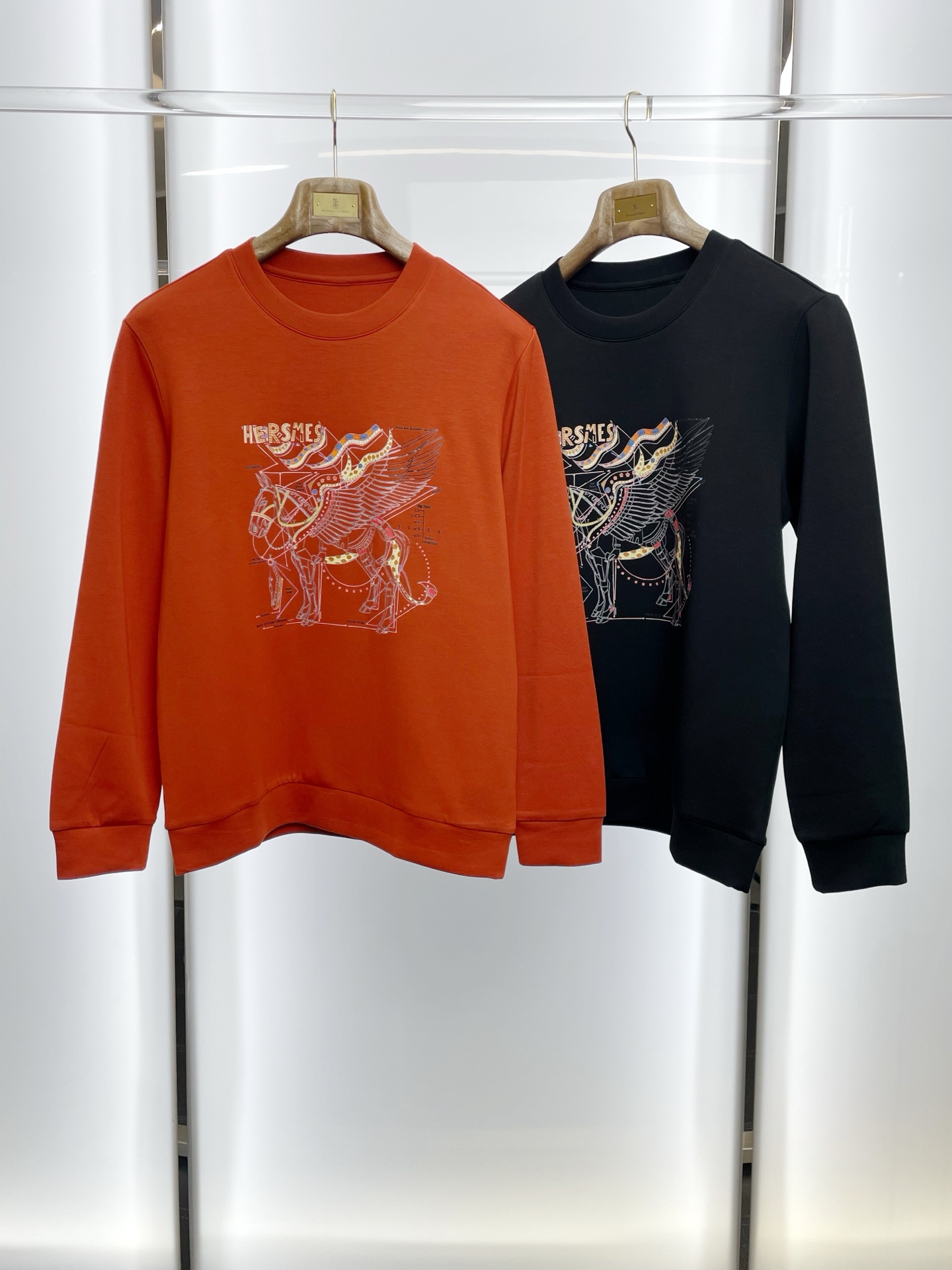 NO:609755,.Hermès is a new model that everyone will buy!  New original men's casual sweatshirt, high-end customized, high-end version, fashionable and versatile imported fabrics, super soft and delicate to the touch, skin-friendly and comfortable to wear, plus velvet to keep warm and comfortable, high-end boutique, the upper body is finely made by the factory, very good, a must-have item for men, complete with three standards, size M-3XL, hermes, hermes, hoodie, sweatshirts, alexander wang19860909.Hermès爱马仕砸锅卖铁都要上的新款！新款原单男士休闲卫衣 高端定制 高端版本 时尚百搭爆款进口面料 手感超柔软细腻 穿着亲肤舒适 加绒保暖舒适 高端精品 代工厂精细做上身非常赞 男士必备单品 三标齐全 码数M-3XL,,hermes,hermes,hoodie,sweatshirts,alexander wang,Men's clothing