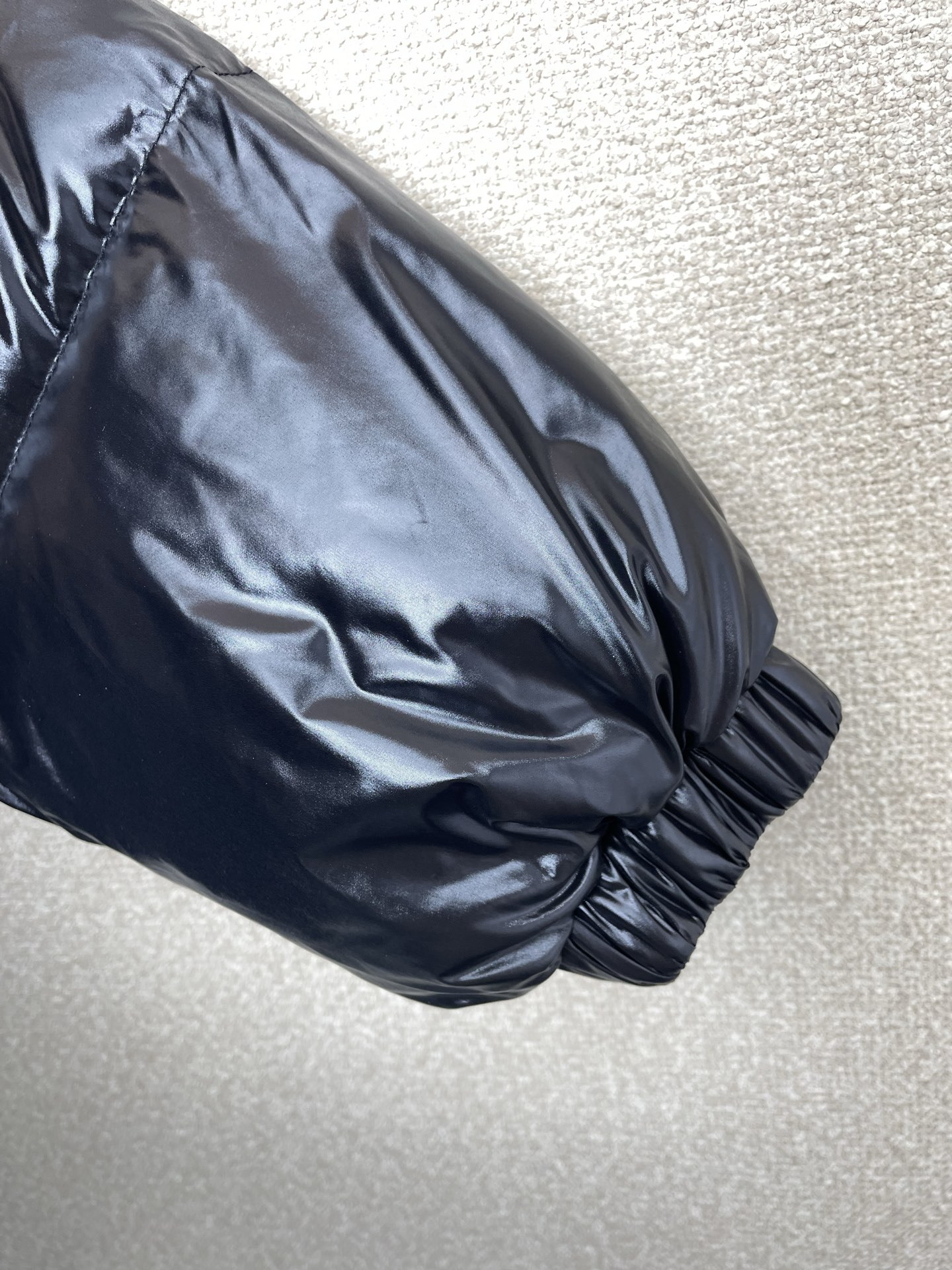 。羽绒服-Moncler蒙口💥砸锅卖铁都要上的新款！秋冬新款羽绒服 贸易公司渠道稀出，降温天气必备的保暖