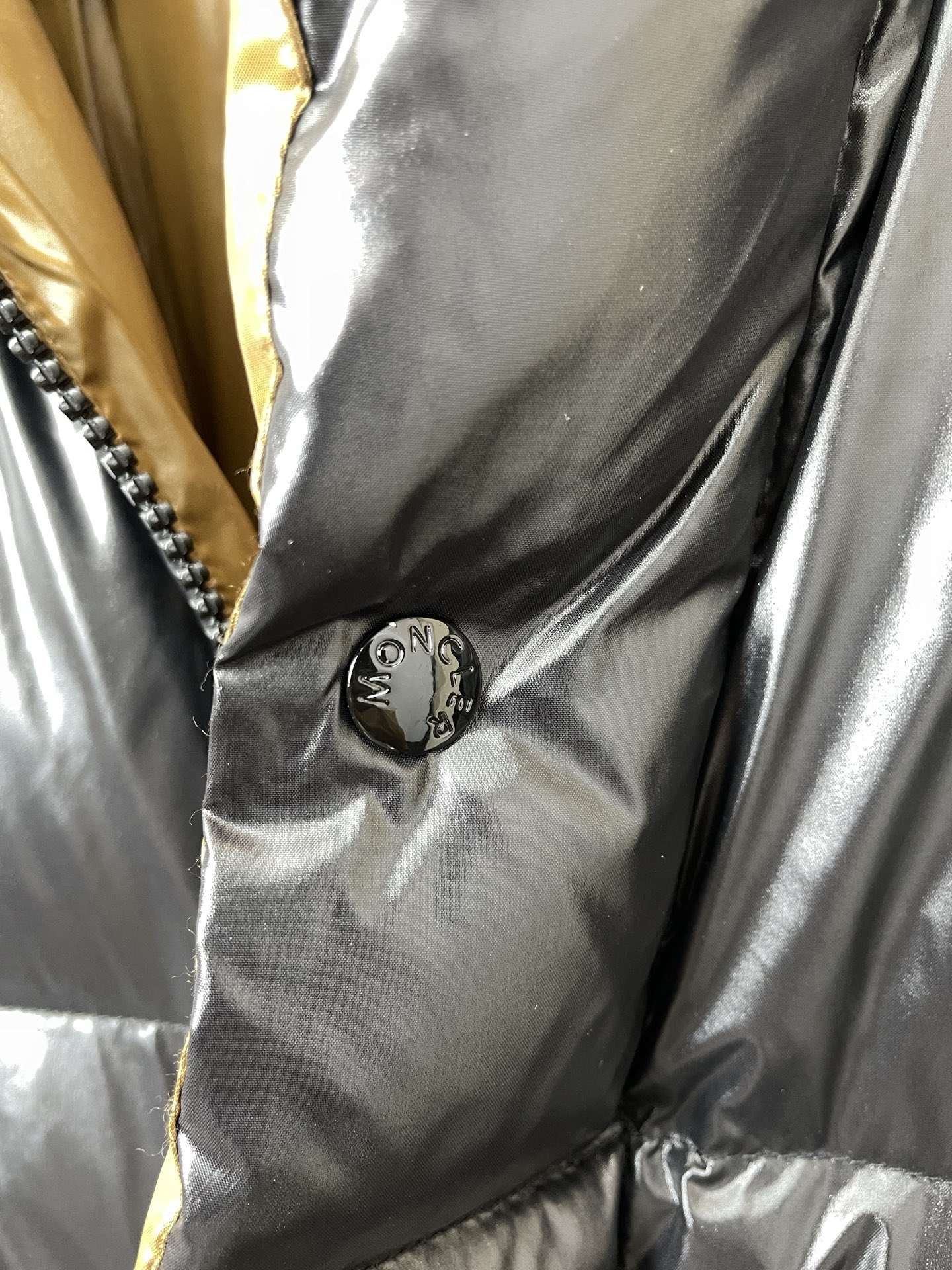 。羽绒服-Moncler蒙口💥砸锅卖铁都要上的新款！秋冬新款羽绒服 贸易公司渠道稀出，降温天气必备的保暖