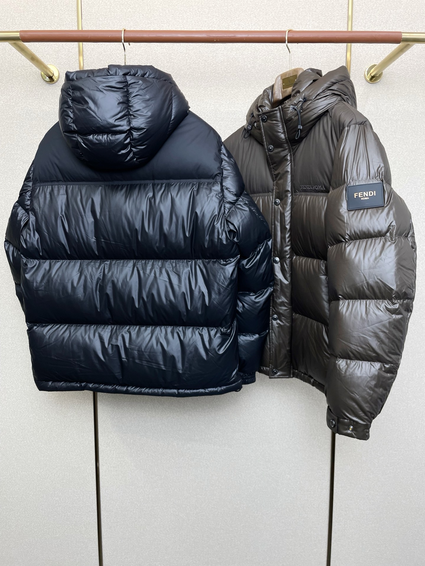 。羽绒服-FENDI芬迪💥砸锅卖铁都要上的新款！秋冬新款连帽羽绒服 贸易公司渠道稀出，降温天气必备的保暖