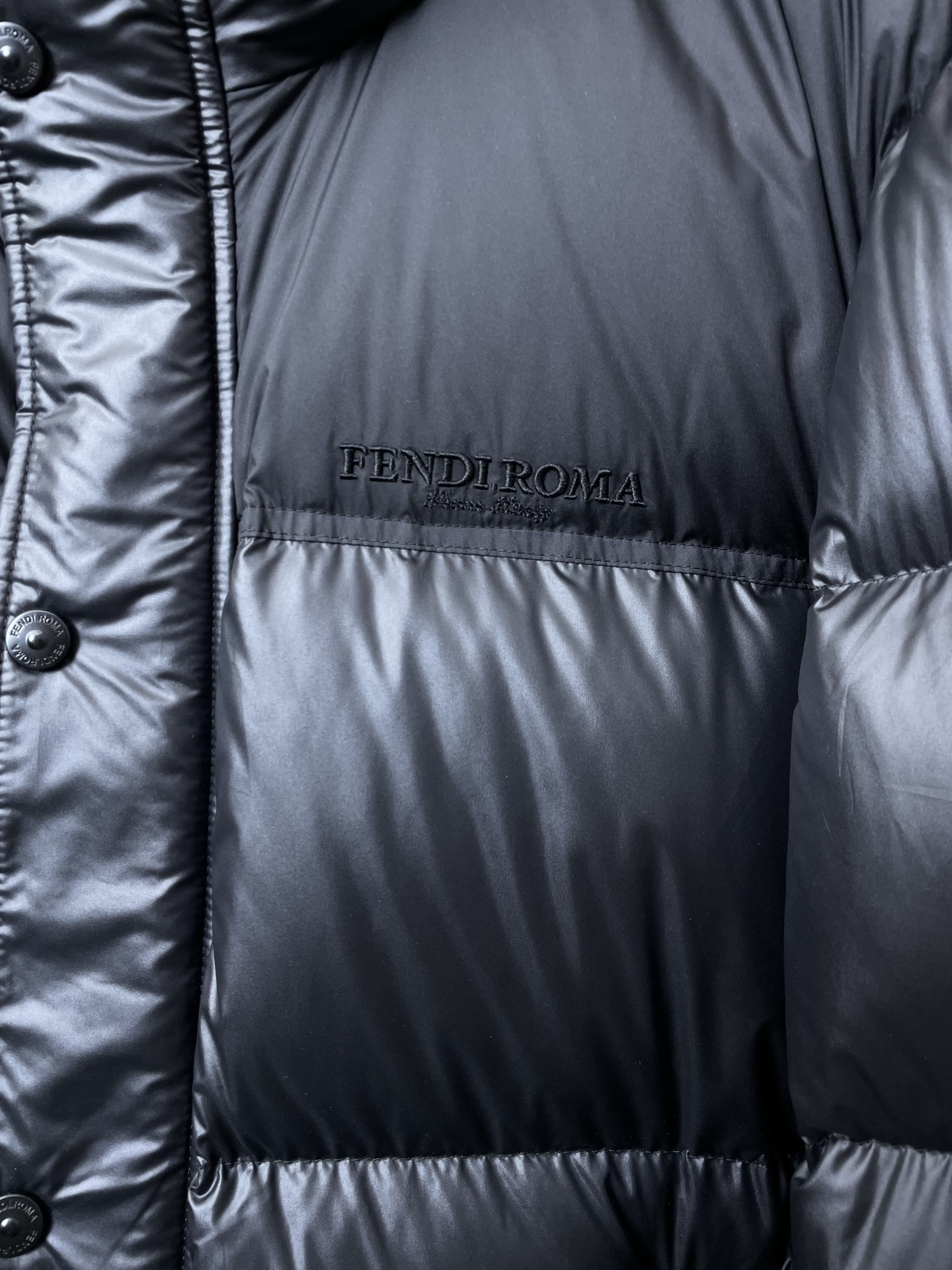 。羽绒服-FENDI芬迪💥砸锅卖铁都要上的新款！秋冬新款连帽羽绒服 贸易公司渠道稀出，降温天气必备的保暖