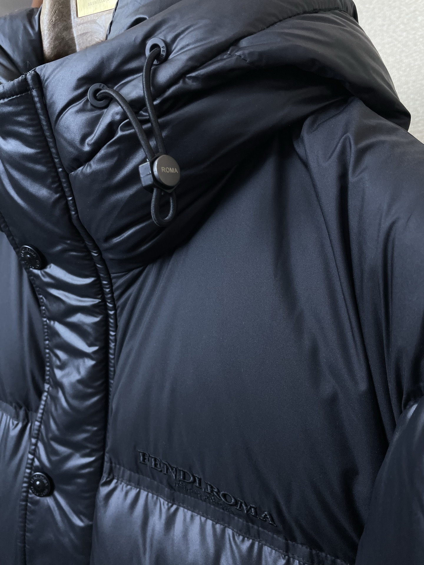 。羽绒服-FENDI芬迪💥砸锅卖铁都要上的新款！秋冬新款连帽羽绒服 贸易公司渠道稀出，降温天气必备的保暖