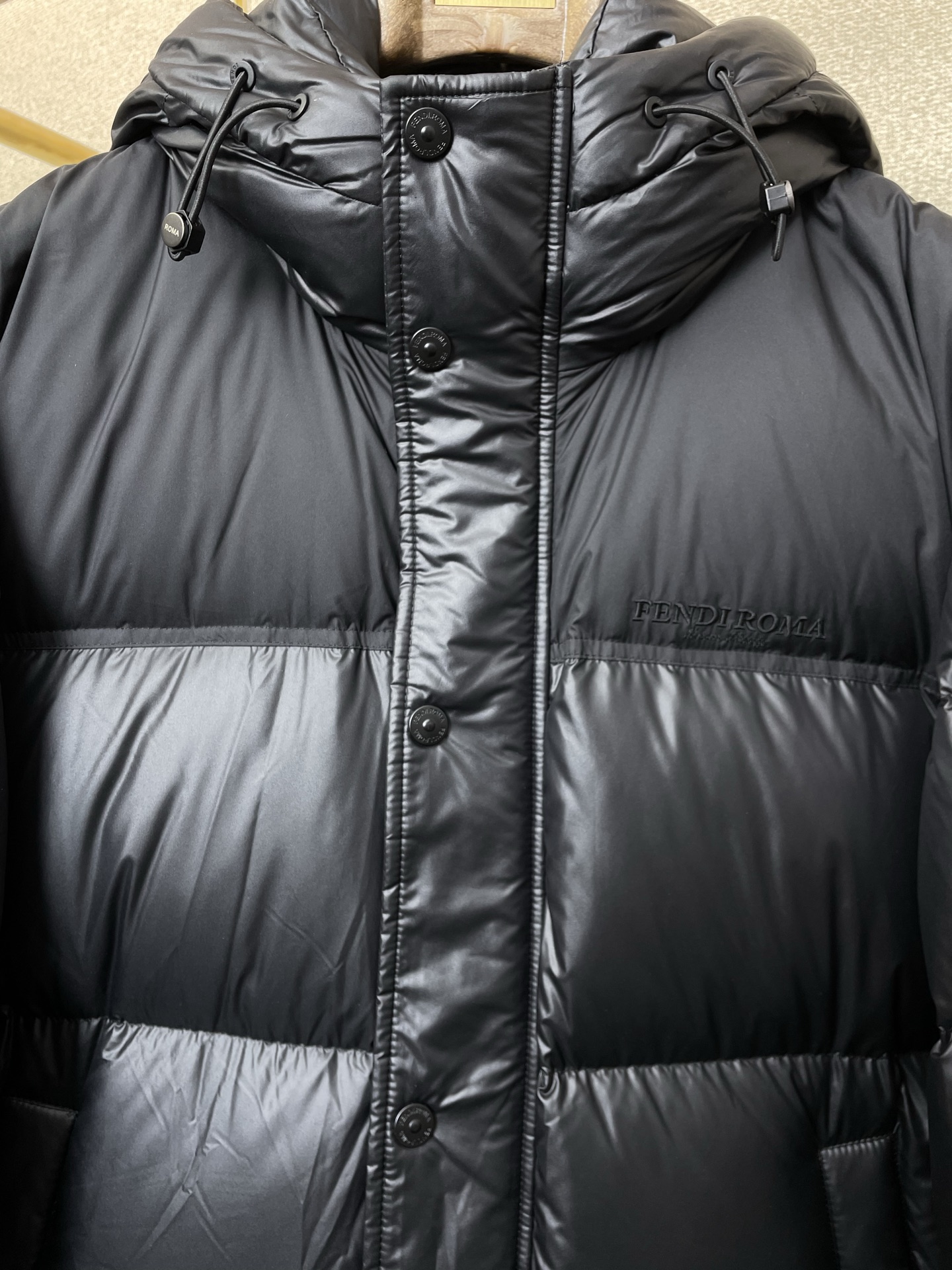 。羽绒服-FENDI芬迪💥砸锅卖铁都要上的新款！秋冬新款连帽羽绒服 贸易公司渠道稀出，降温天气必备的保暖