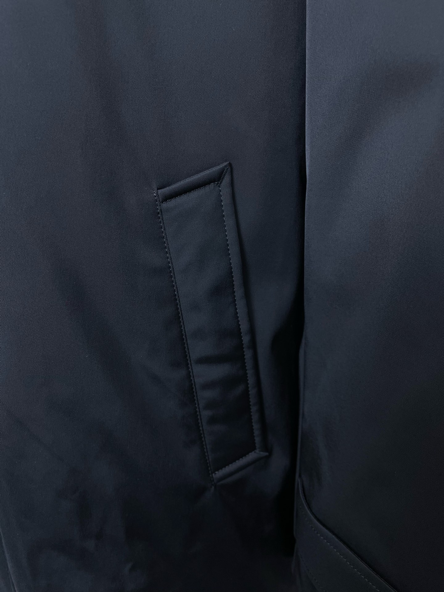 。羽绒服- Prada普拉达💥砸锅卖铁都要上的新款！秋冬新款连帽羽绒服 贸易公司渠道稀出，降温天气必备的