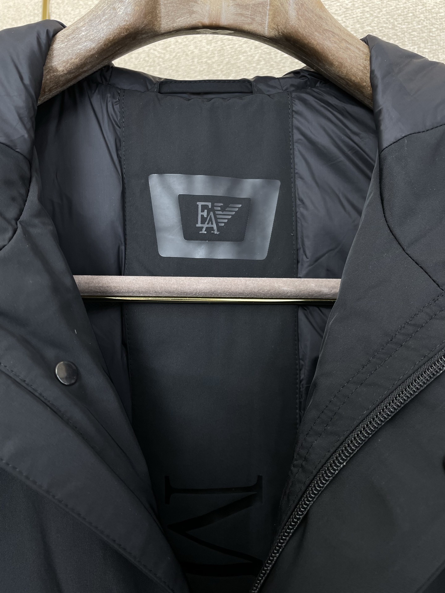 。羽绒服-ARMANI阿玛尼💥砸锅卖铁都要上的新款！秋冬新款经典连帽羽绒服，贸易公司渠道稀出，降温天气必