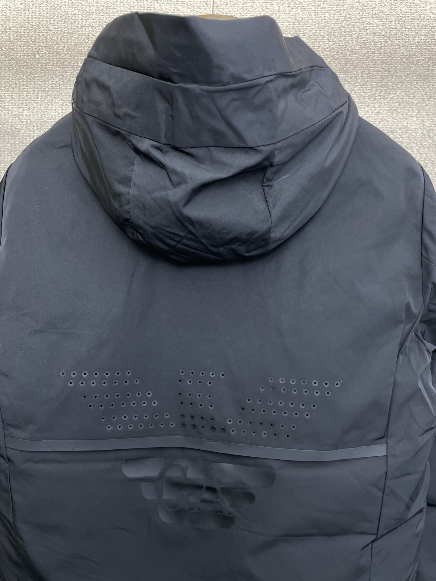 。羽绒服-ARMANI阿玛尼💥砸锅卖铁都要上的新款！秋冬新款经典连帽羽绒服，贸易公司渠道稀出，降温天气必