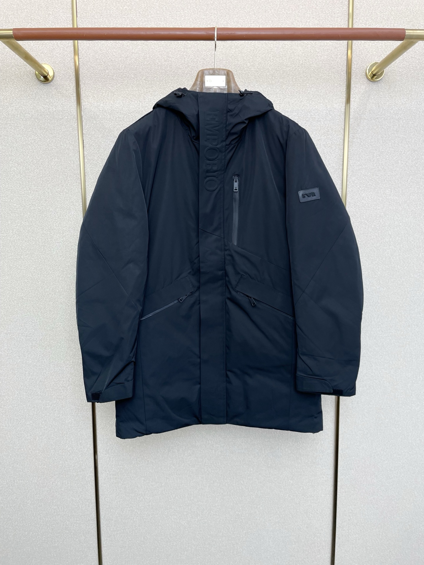 。羽绒服-ARMANI阿玛尼💥砸锅卖铁都要上的新款！秋冬新款经典连帽羽绒服，贸易公司渠道稀出，降温天气必