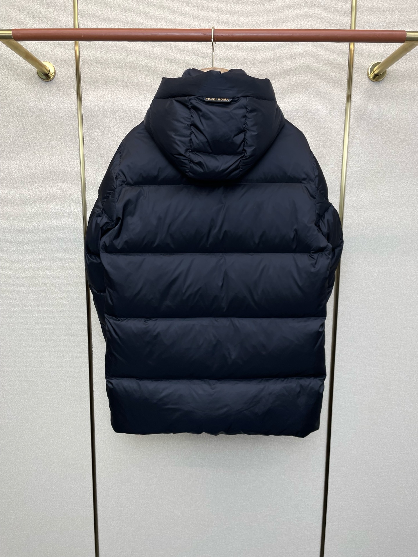 。羽绒服- FENDI芬迪💥砸锅卖铁都要上的新款！秋冬新款连帽羽绒服 贸易公司渠道稀出，降温天气必备的保