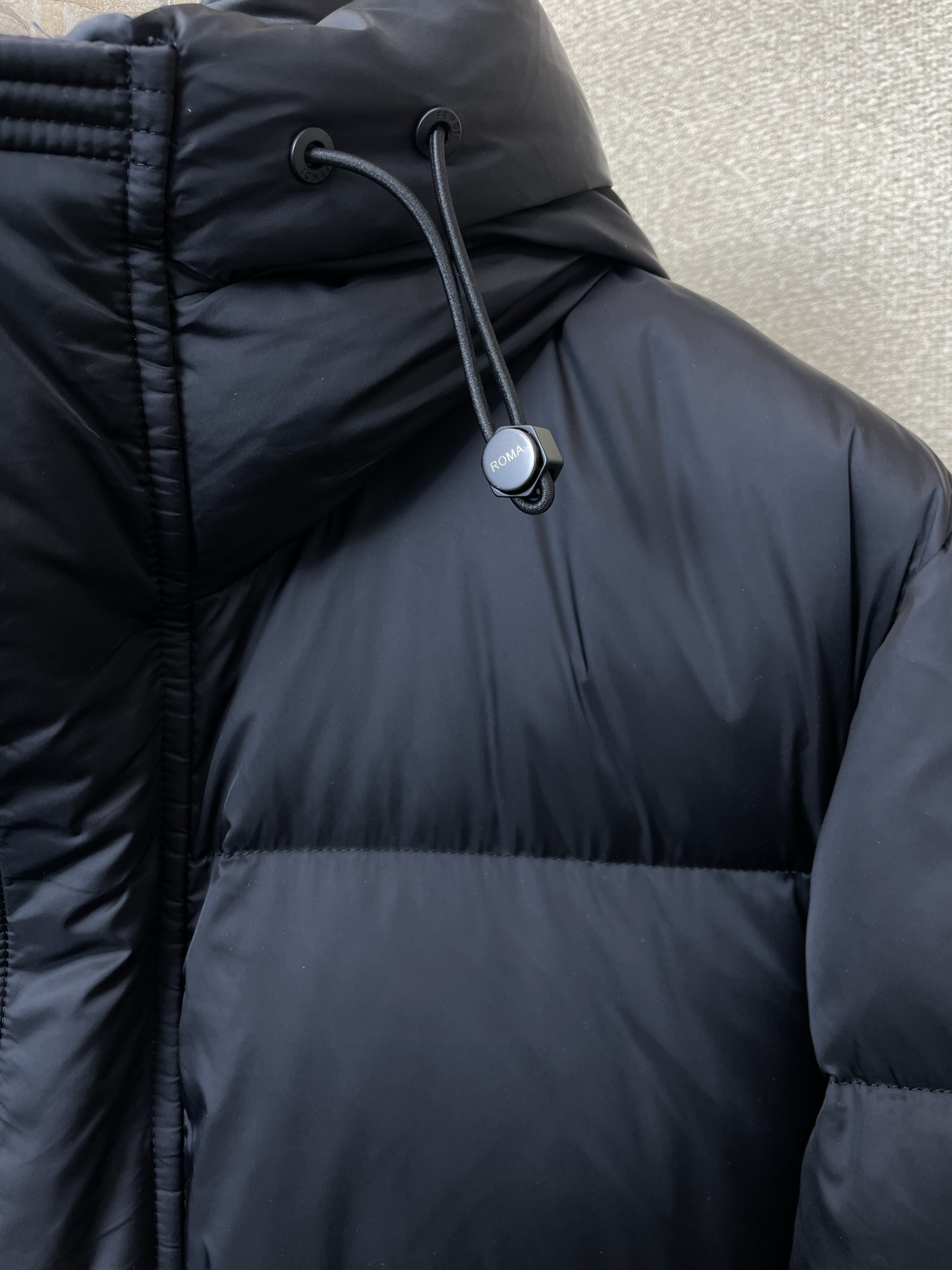 。羽绒服- FENDI芬迪💥砸锅卖铁都要上的新款！秋冬新款连帽羽绒服 贸易公司渠道稀出，降温天气必备的保