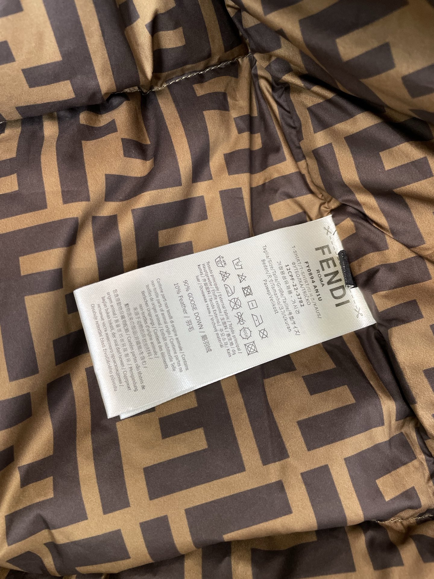 。羽绒服- FENDI芬迪💥砸锅卖铁都要上的新款！秋冬新款连帽羽绒服 贸易公司渠道稀出，降温天气必备的保