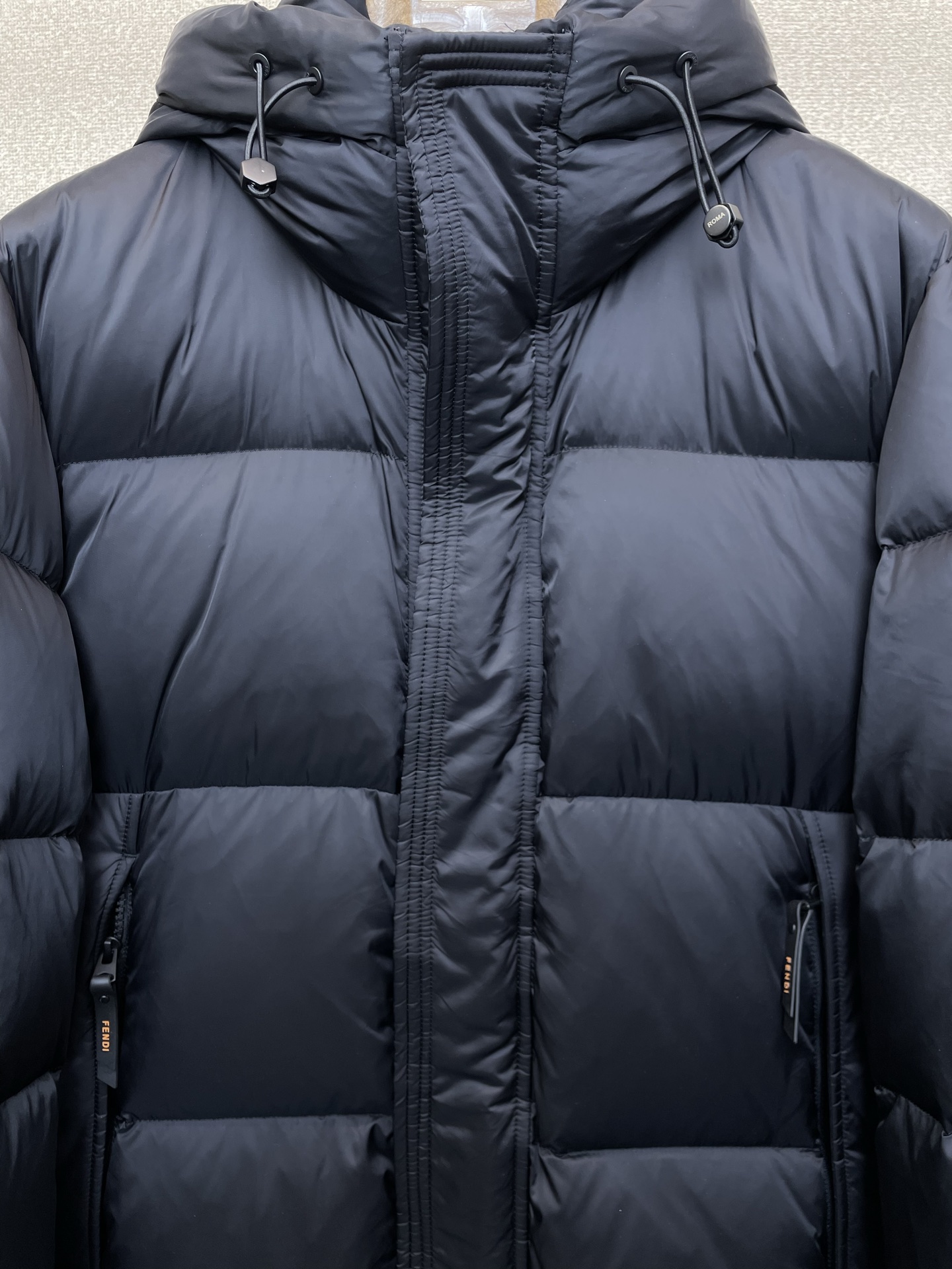 。羽绒服- FENDI芬迪💥砸锅卖铁都要上的新款！秋冬新款连帽羽绒服 贸易公司渠道稀出，降温天气必备的保