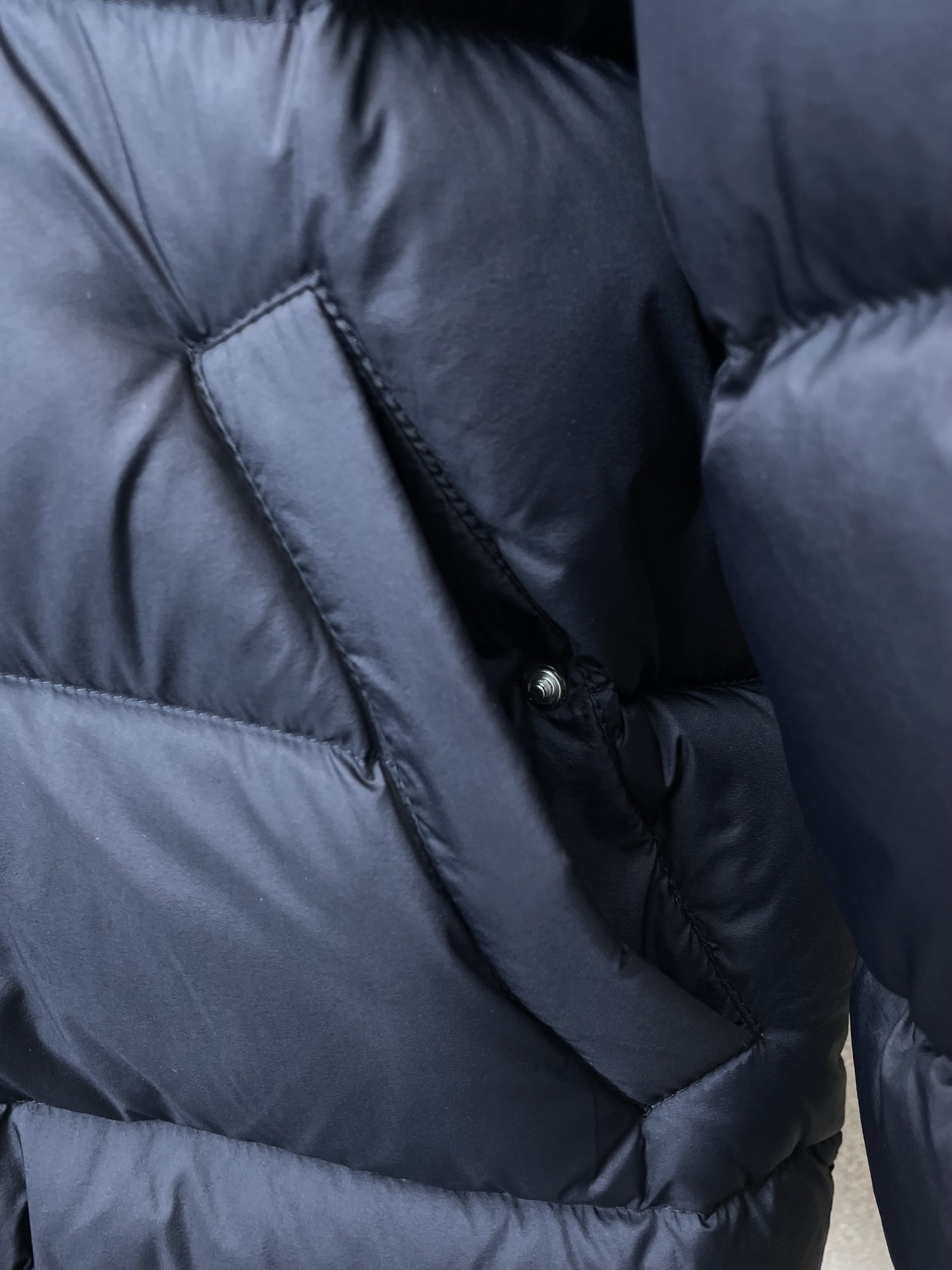 。羽绒服- Dior迪奥💥砸锅卖铁都要上的新款！秋冬新款羽绒服 贸易公司渠道稀出，降温天气必备的保暖单品