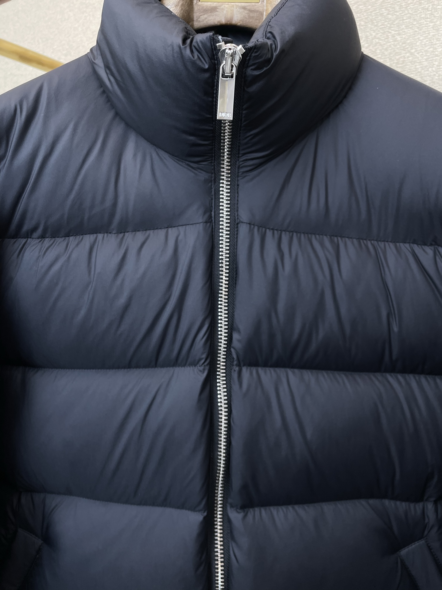 。羽绒服- Dior迪奥💥砸锅卖铁都要上的新款！秋冬新款羽绒服 贸易公司渠道稀出，降温天气必备的保暖单品
