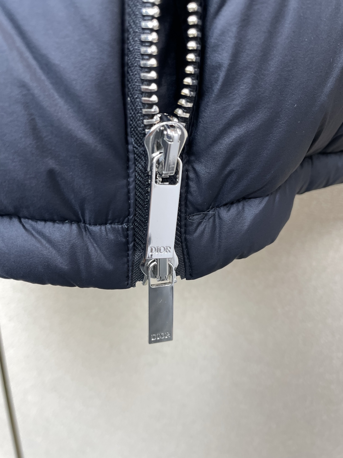 。羽绒服- Dior迪奥💥砸锅卖铁都要上的新款！秋冬新款羽绒服 贸易公司渠道稀出，降温天气必备的保暖单品