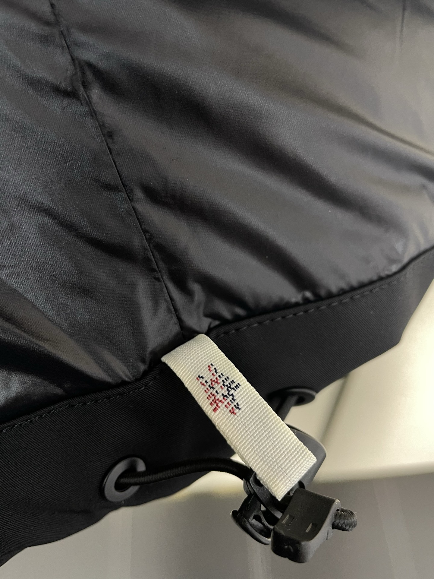 。羽绒服- Moncler蒙口💥砸锅卖铁都要上的新款！新款羽绒服 贸易公司渠道稀出，降温天气必备的保暖单