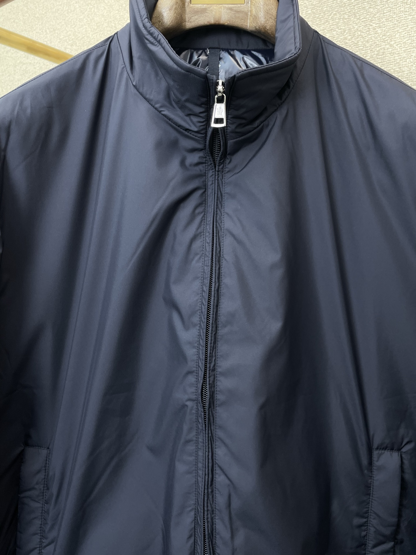 。羽绒服- Moncler蒙口💥砸锅卖铁都要上的新款！新款羽绒服 贸易公司渠道稀出，降温天气必备的保暖单