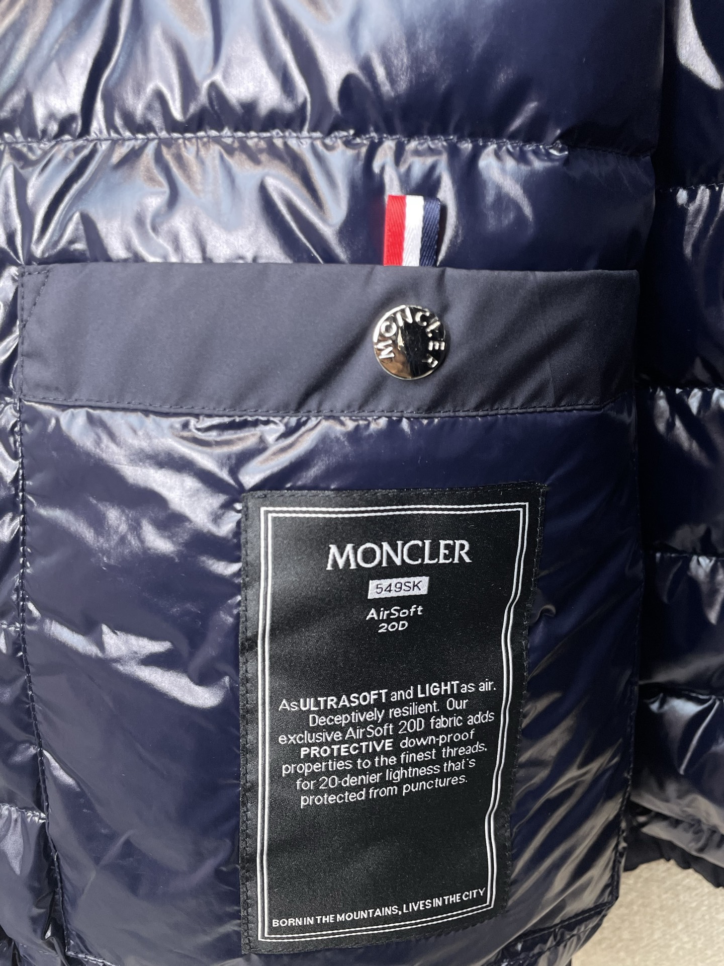 。羽绒服- Moncler蒙口💥砸锅卖铁都要上的新款！新款羽绒服 贸易公司渠道稀出，降温天气必备的保暖单