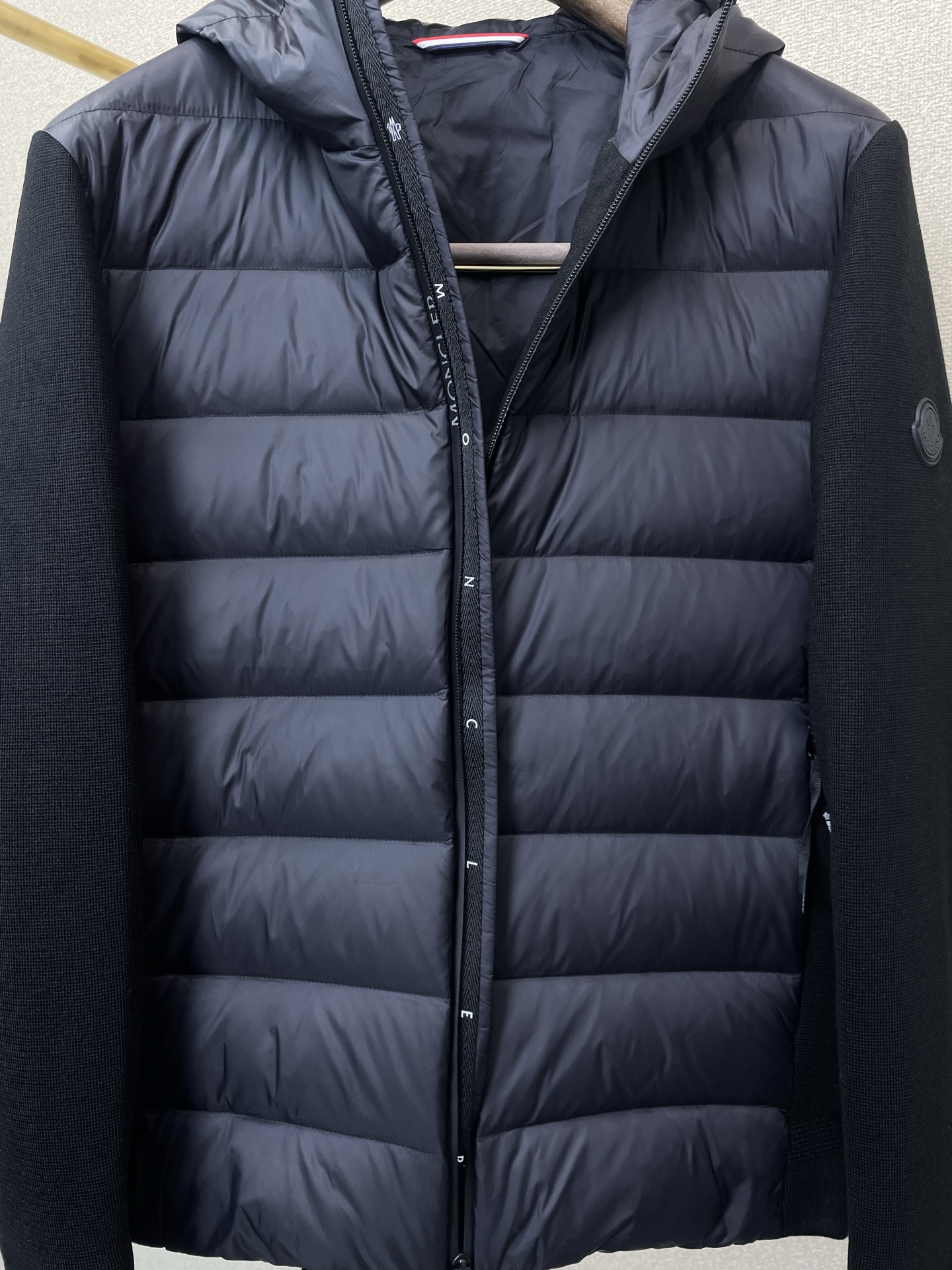 。羽绒服- Moncler蒙口💥砸锅卖铁都要上的新款！新款羽绒服 贸易公司渠道稀出，降温天气必备的保暖单