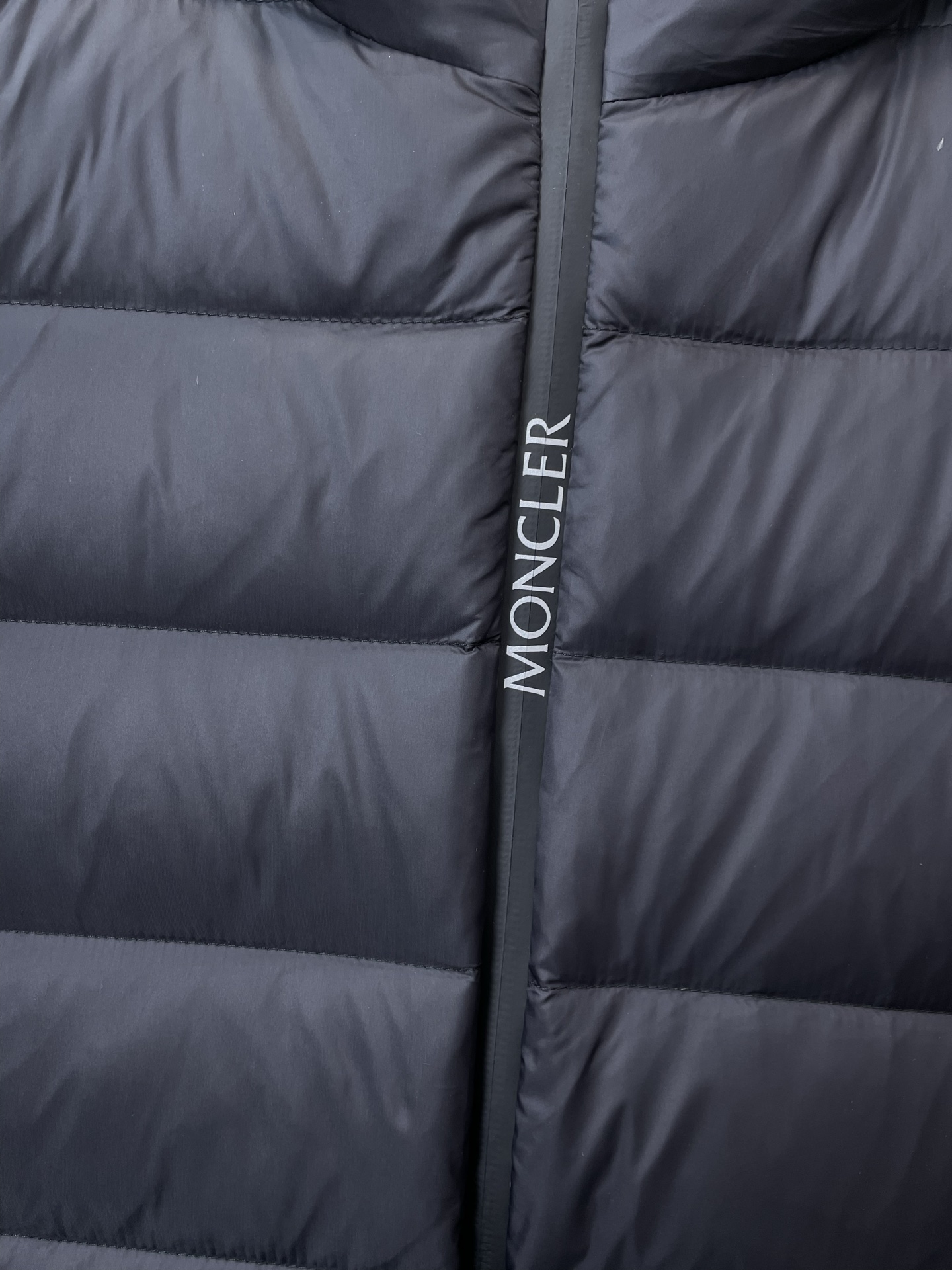 。羽绒服- Moncler蒙口💥砸锅卖铁都要上的新款！新款羽绒服 贸易公司渠道稀出，降温天气必备的保暖单