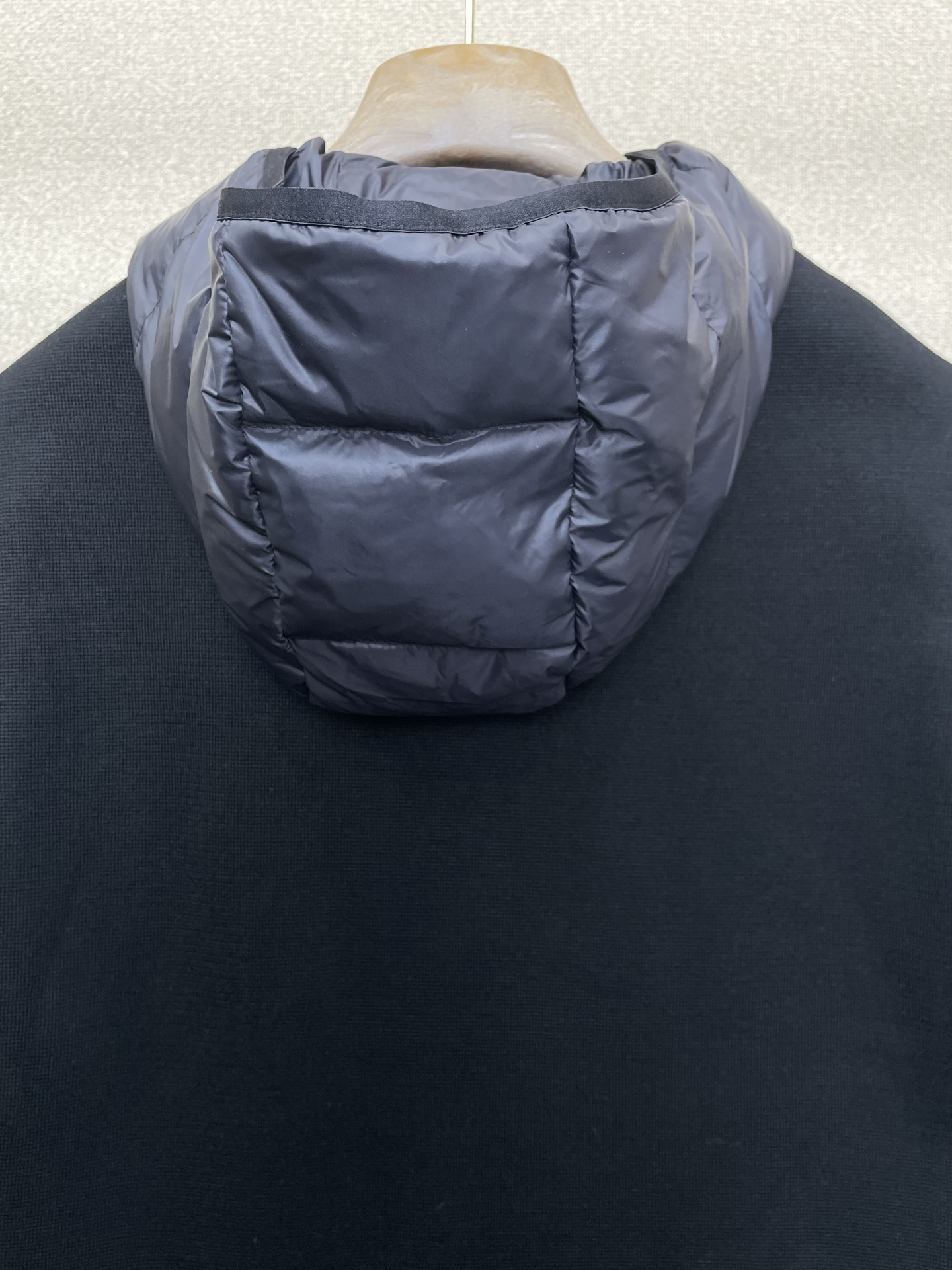 。羽绒服- Moncler蒙口💥砸锅卖铁都要上的新款！新款羽绒服 贸易公司渠道稀出，降温天气必备的保暖单