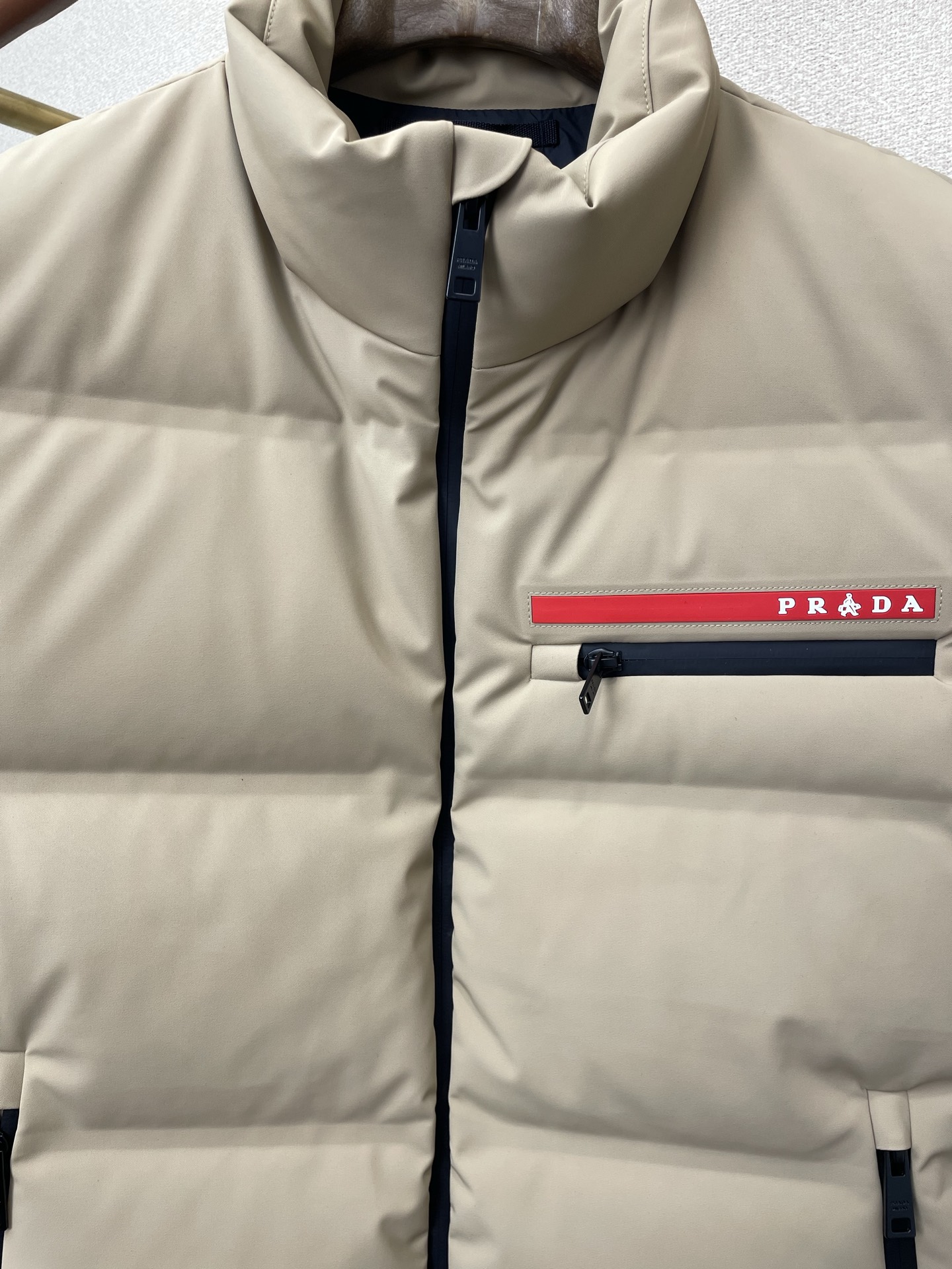 。羽绒服- Moncler蒙口💥砸锅卖铁都要上的新款！新款羽绒服 贸易公司渠道稀出，降温天气必备的保暖单