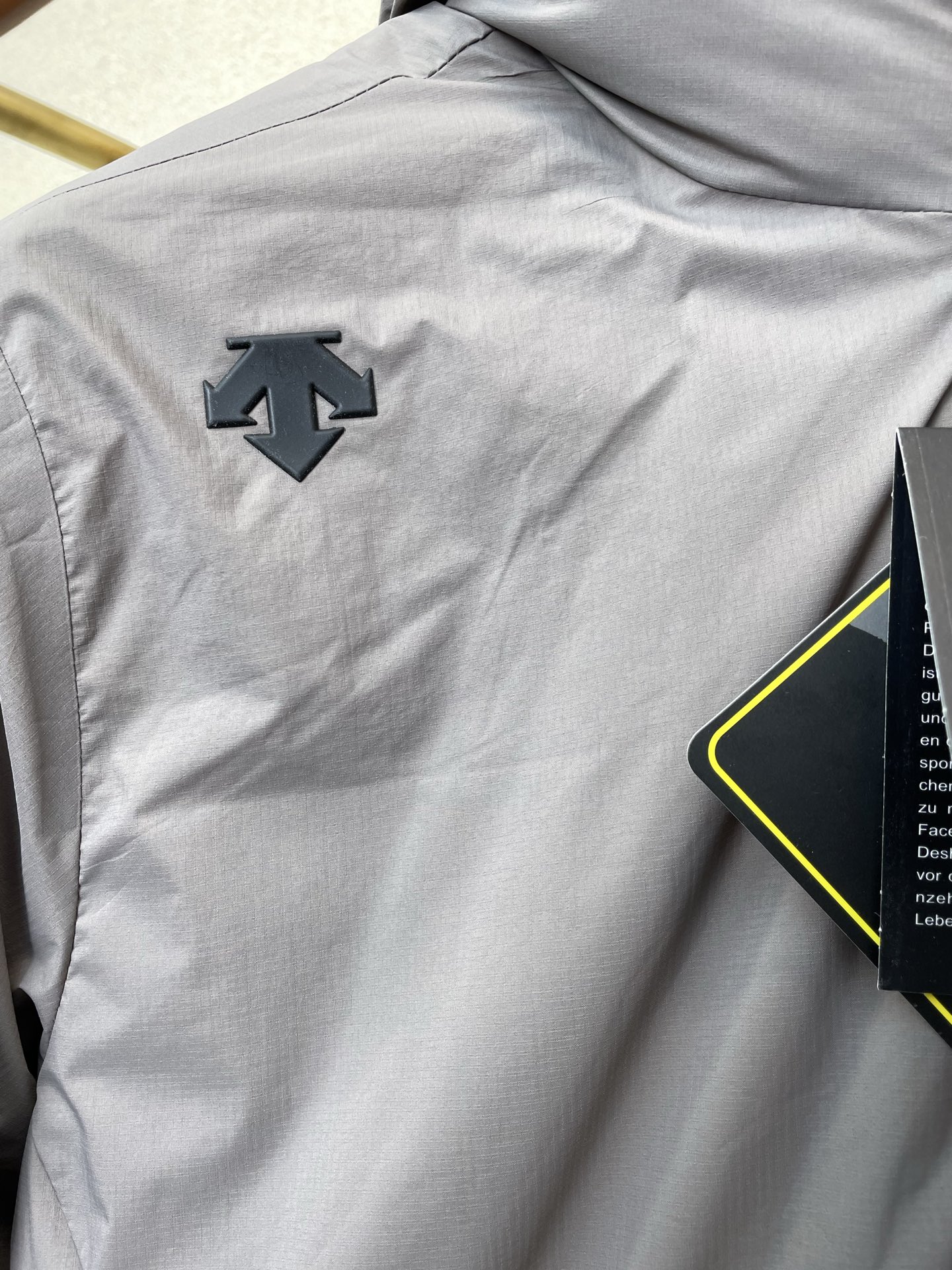 。羽绒服-DESCENTE迪桑特💥砸锅卖铁都要上的新款！秋冬新款经典连帽羽绒服，双面穿羽绒服 贸易公司渠