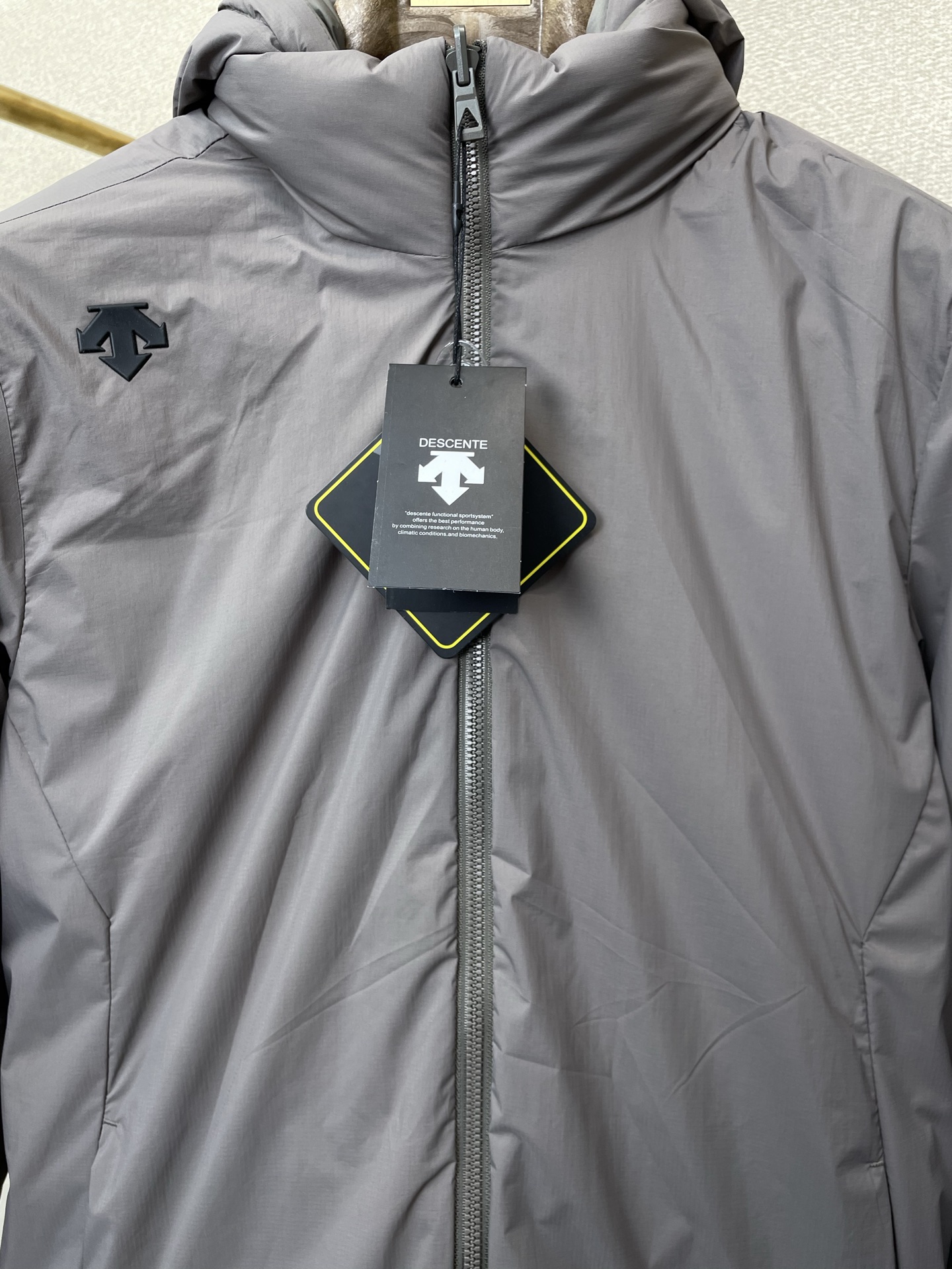 。羽绒服-DESCENTE迪桑特💥砸锅卖铁都要上的新款！秋冬新款经典连帽羽绒服，双面穿羽绒服 贸易公司渠