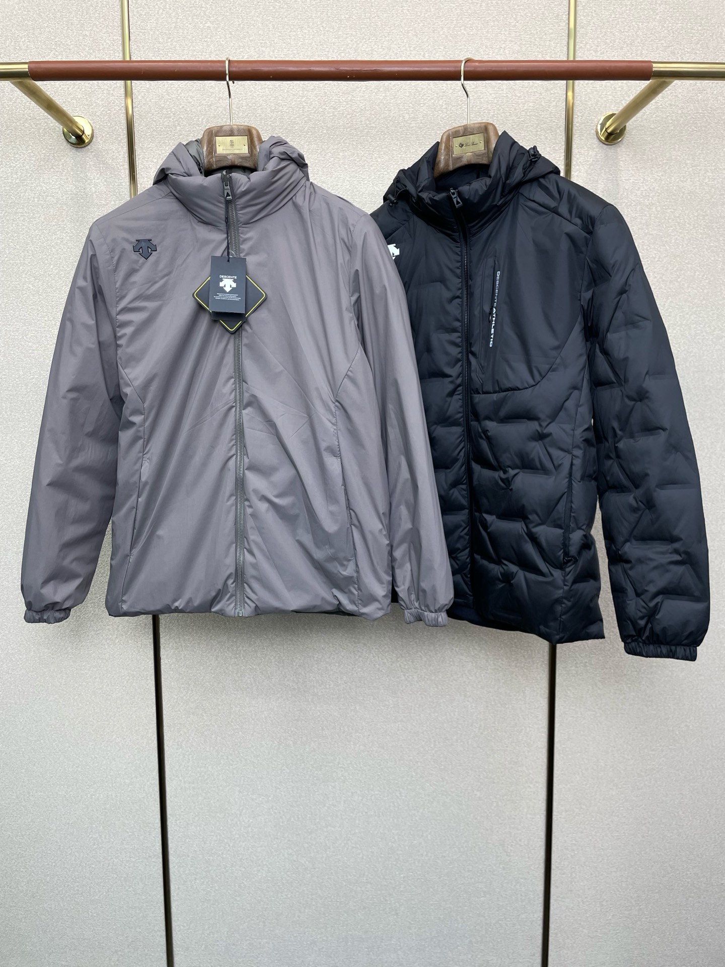 。羽绒服-DESCENTE迪桑特💥砸锅卖铁都要上的新款！秋冬新款经典连帽羽绒服，双面穿羽绒服 贸易公司渠