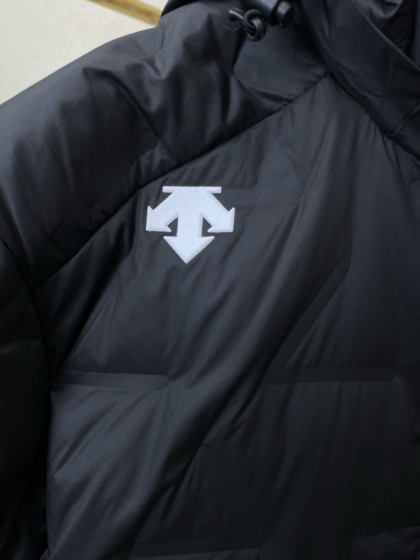 。羽绒服-DESCENTE迪桑特💥砸锅卖铁都要上的新款！秋冬新款经典连帽羽绒服，双面穿羽绒服 贸易公司渠