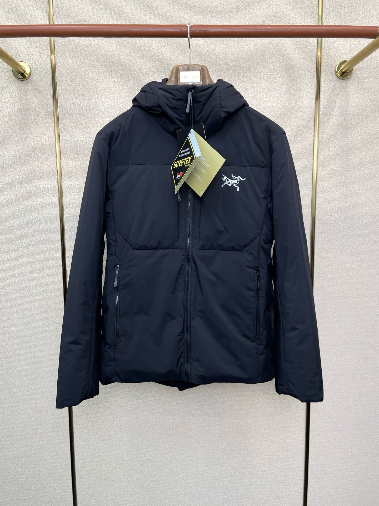 。羽绒服-Arc’teryx始祖鸟💥砸锅卖铁都要上的新款！秋冬新款经典连帽羽绒服，贸易公司渠道稀出，降温