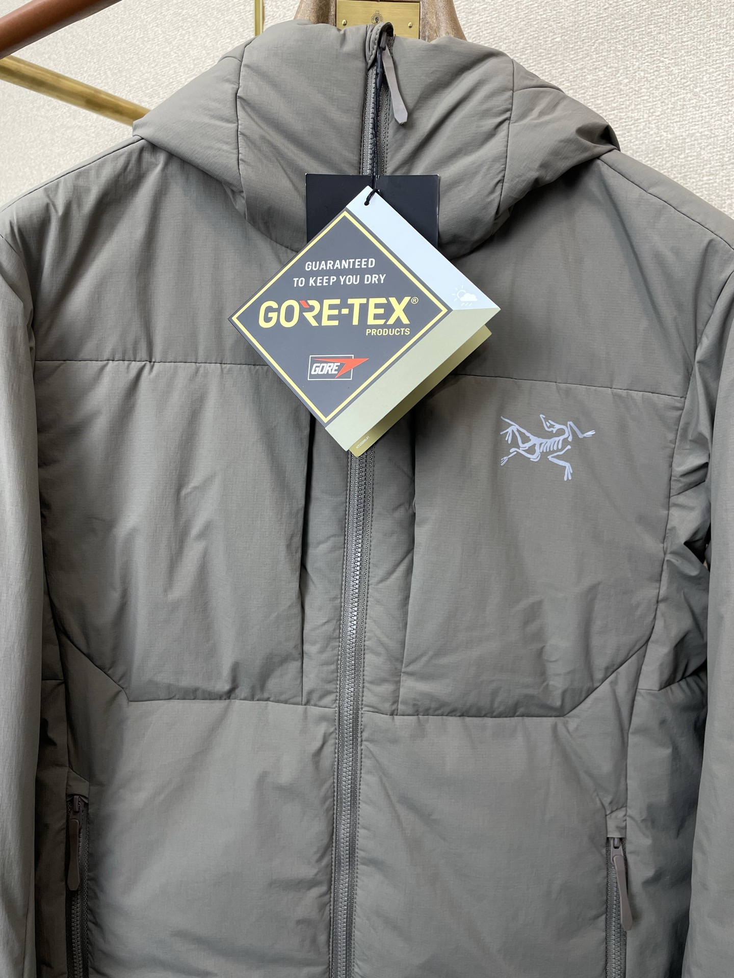 。羽绒服-Arc’teryx始祖鸟💥砸锅卖铁都要上的新款！秋冬新款经典连帽羽绒服，贸易公司渠道稀出，降温