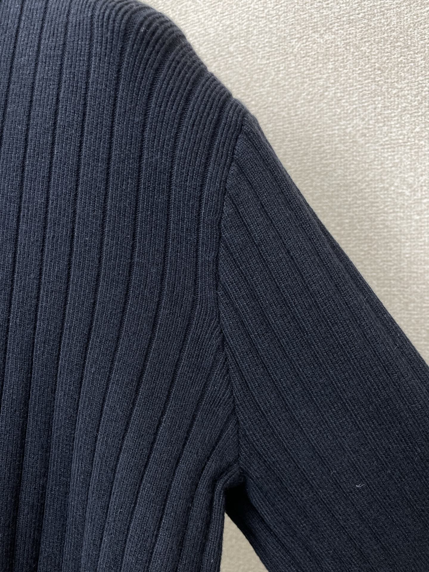 。lP🆕-Loro Piana诺悠翩雅💥砸锅卖铁都要上的新款！新款原单男士休闲毛衣 高端定制 高版本 时