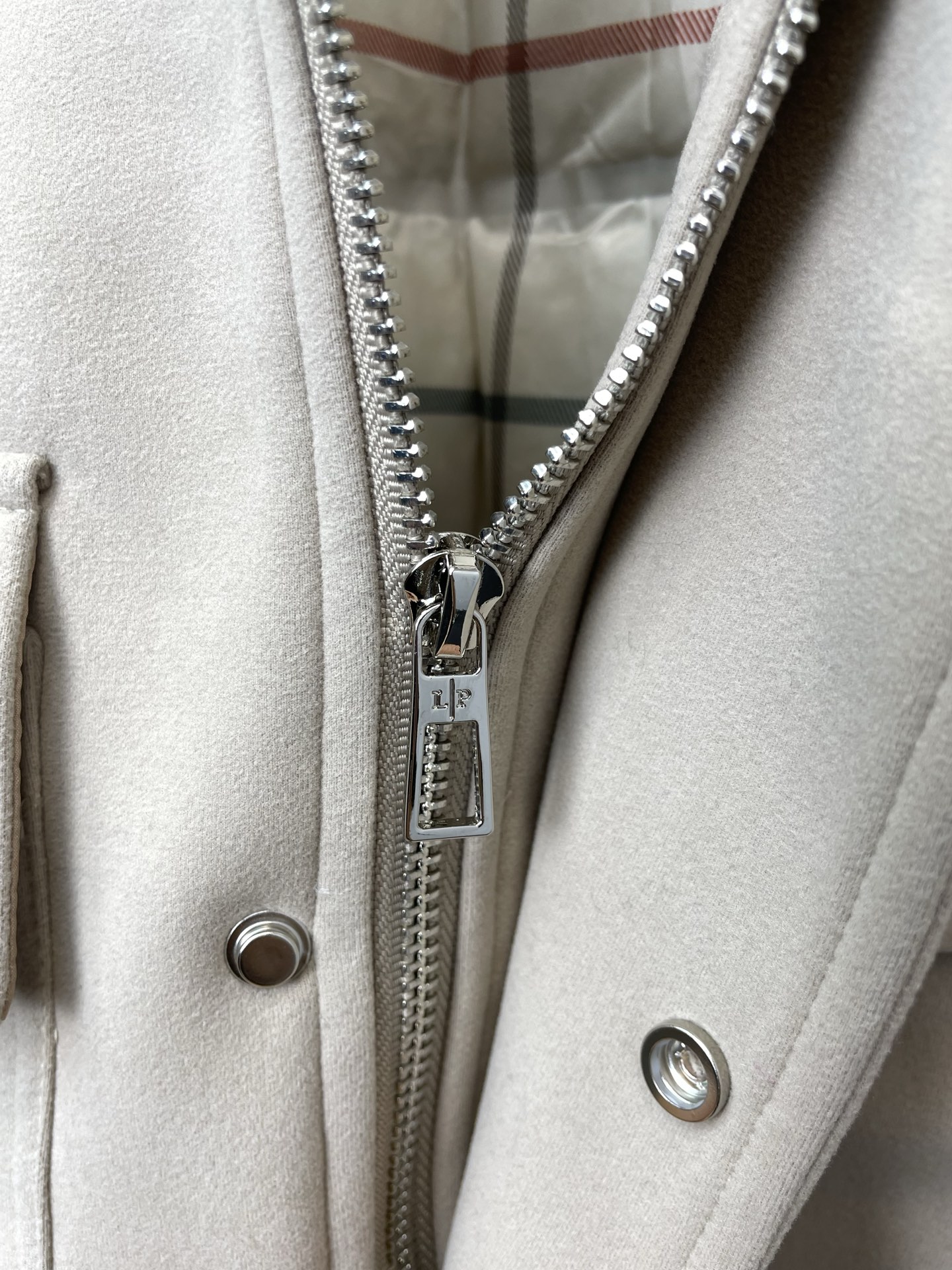 。羽绒服-lP🆕-Loro Piana诺悠翩雅💥砸锅卖铁都要上的新款！秋冬新款羽绒服 贸易公司渠道稀出❕