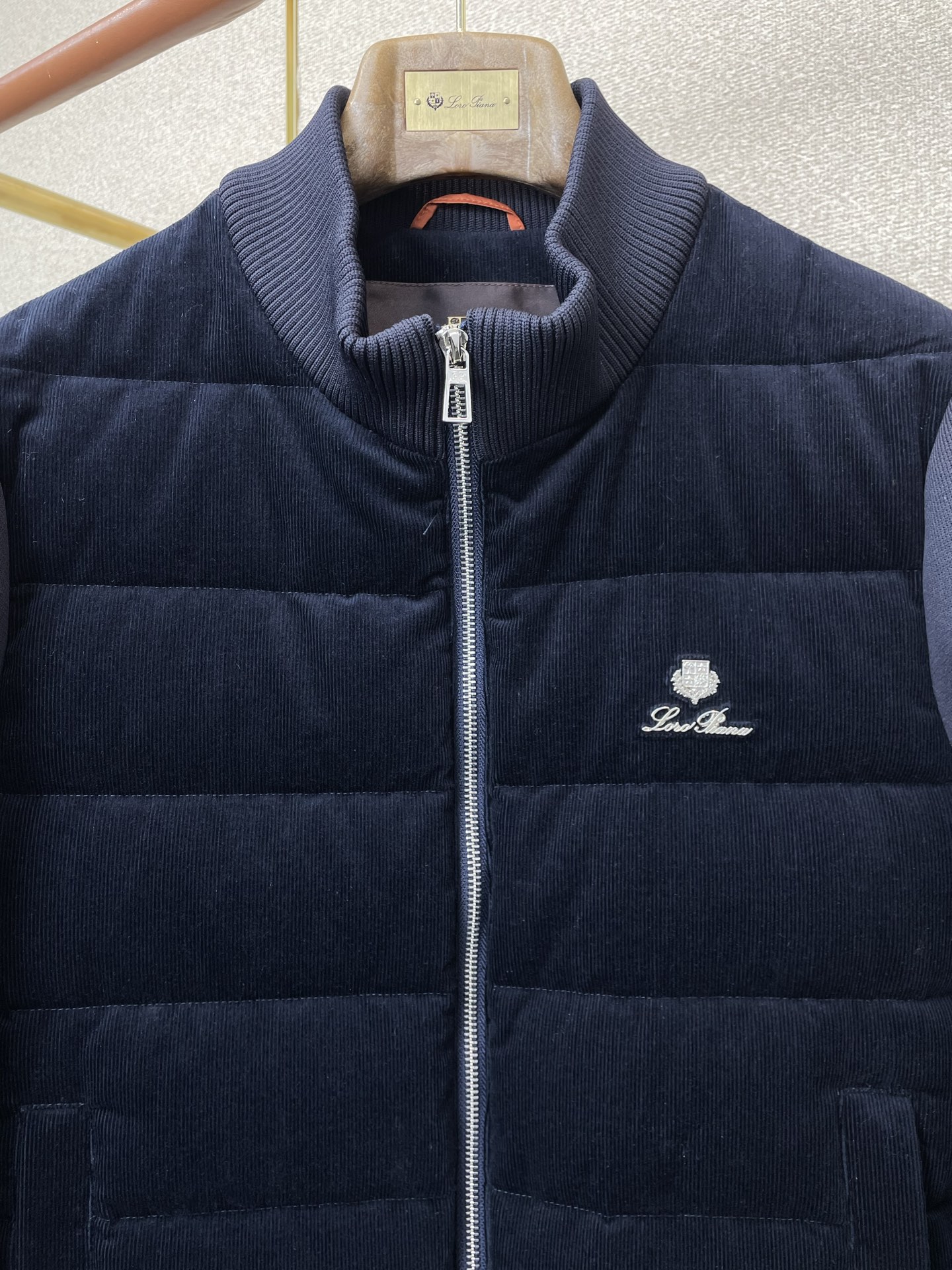 。羽绒服-lP🆕-Loro Piana诺悠翩雅💥砸锅卖铁都要上的新款！秋冬新款羽绒服 摇粒绒针织羽绒服 