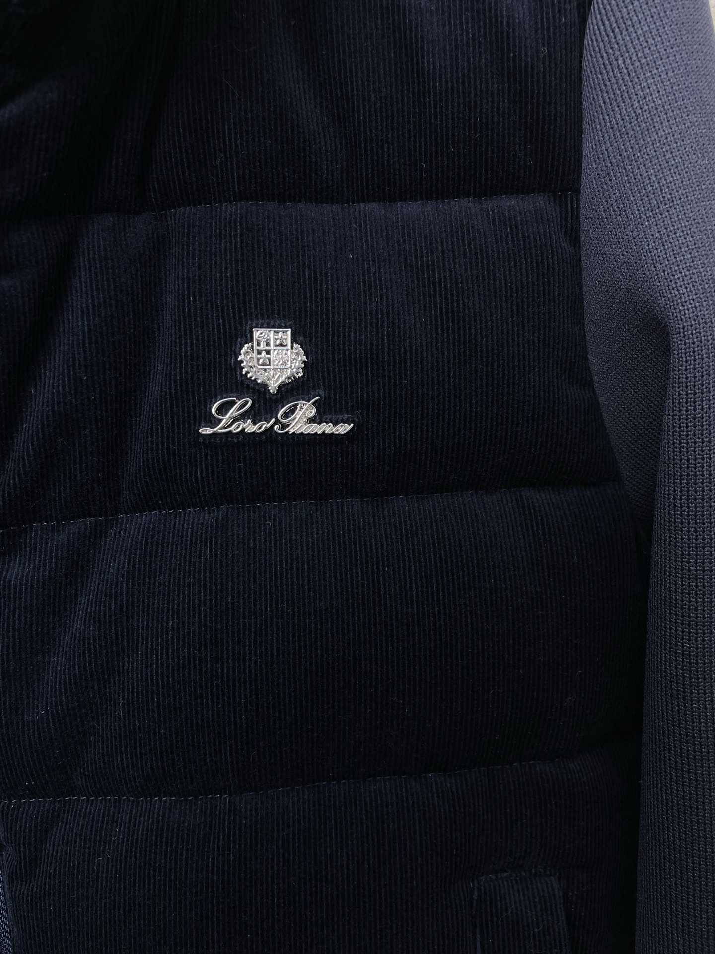 。羽绒服-lP🆕-Loro Piana诺悠翩雅💥砸锅卖铁都要上的新款！秋冬新款羽绒服 摇粒绒针织羽绒服 