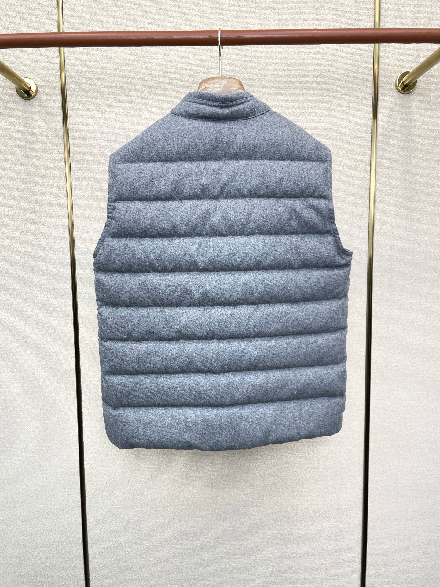 。羽绒服-Moncler蒙口💥砸锅卖铁都要上的新款！秋冬新款羽绒马甲 贸易公司渠道稀出❕降温天气必备的保