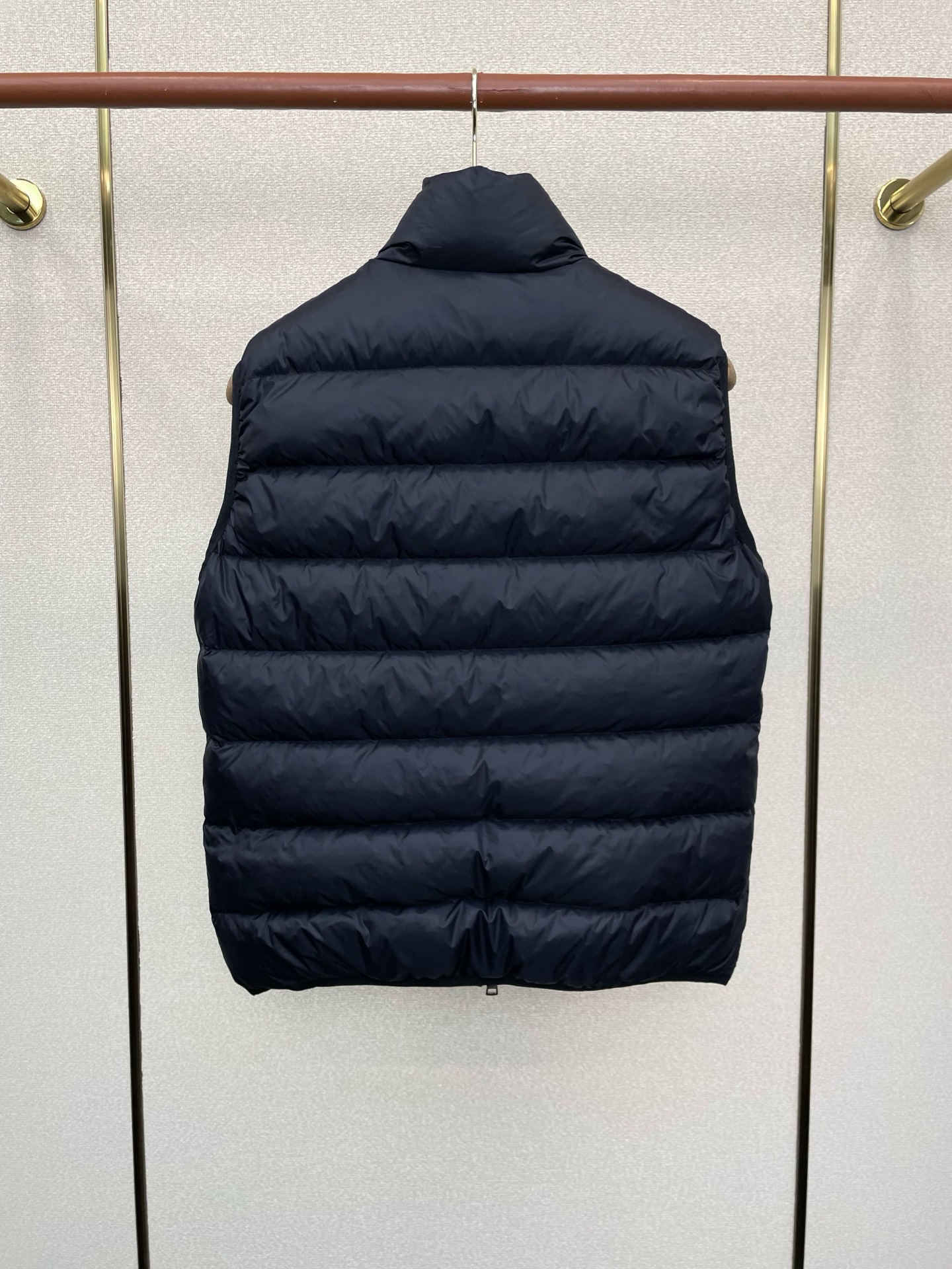 。羽绒服-Moncler蒙口💥砸锅卖铁都要上的新款！秋冬新款羽绒马甲 贸易公司渠道稀出❕降温天气必备的保