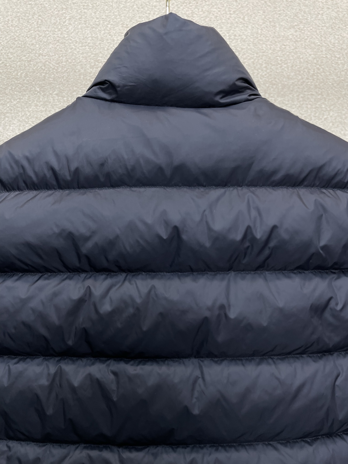 。羽绒服-Moncler蒙口💥砸锅卖铁都要上的新款！秋冬新款羽绒马甲 贸易公司渠道稀出❕降温天气必备的保