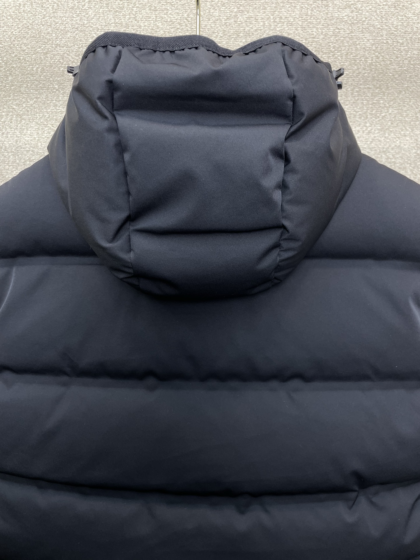 。羽绒服-Moncler蒙口💥砸锅卖铁都要上的新款！秋冬新款羽绒马甲 贸易公司渠道稀出❕降温天气必备的保