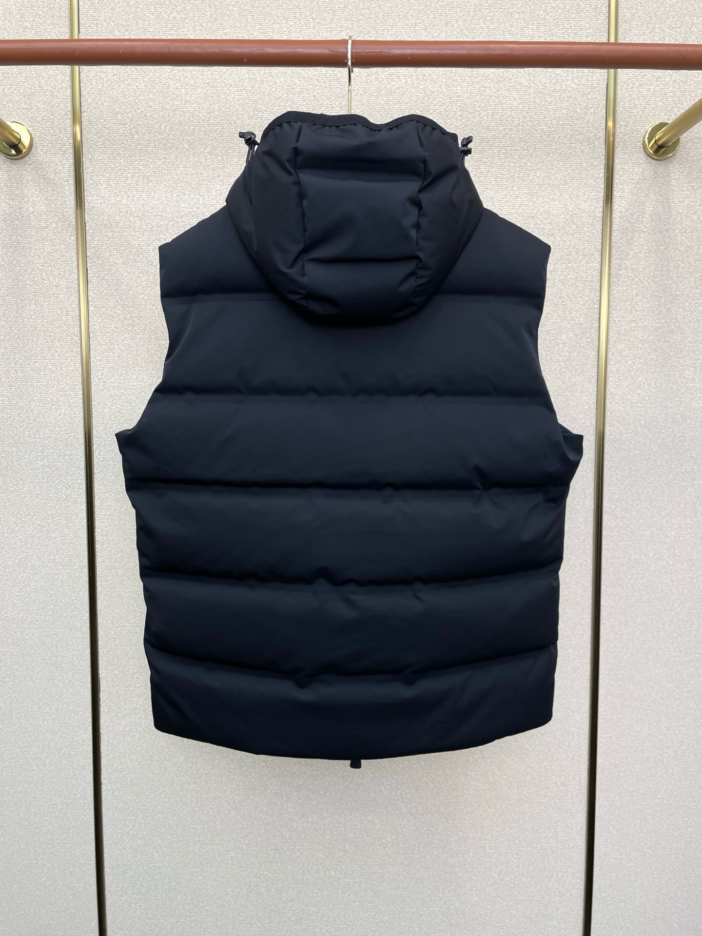 。羽绒服-Moncler蒙口💥砸锅卖铁都要上的新款！秋冬新款羽绒马甲 贸易公司渠道稀出❕降温天气必备的保