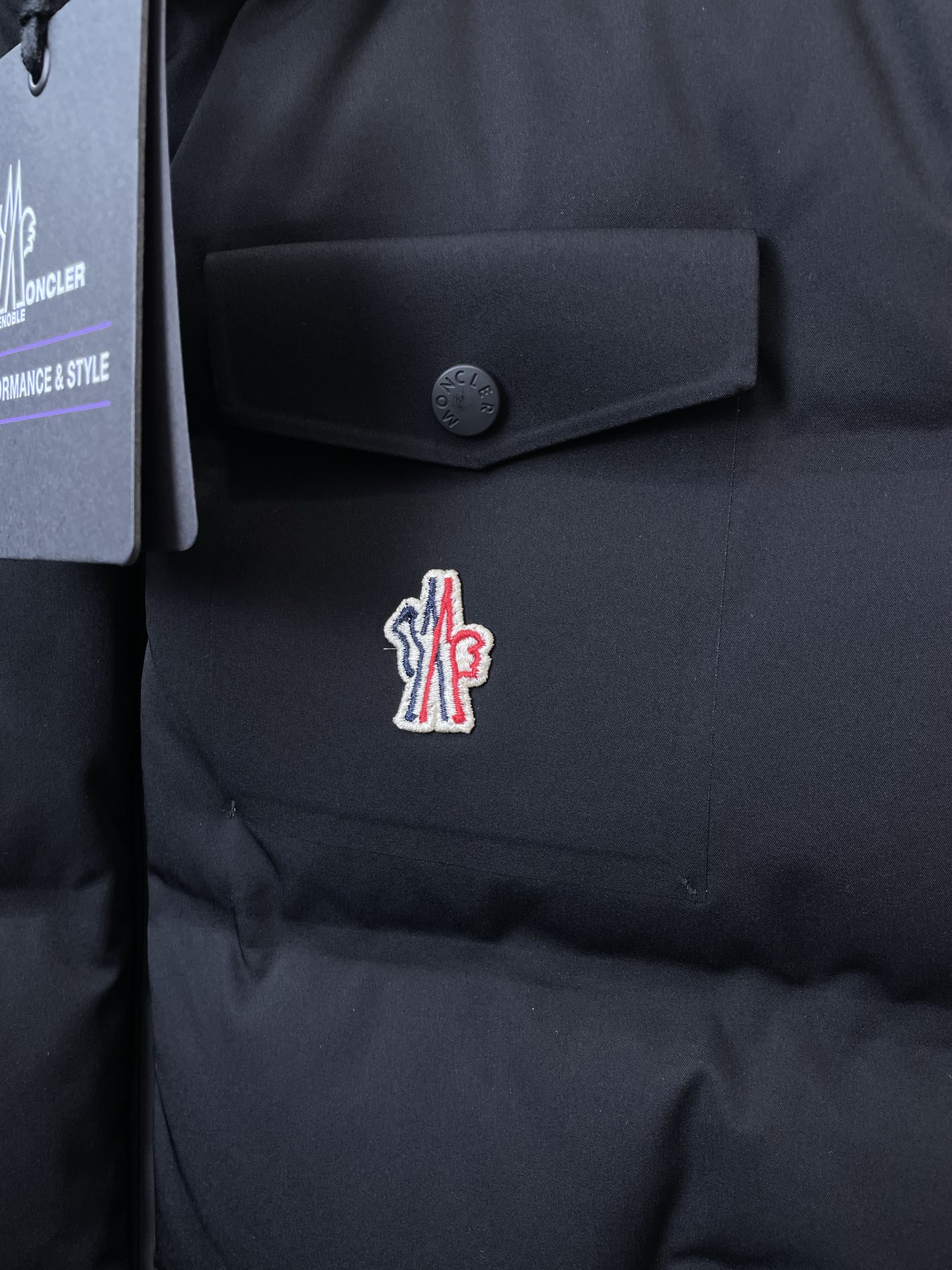 。羽绒服-Moncler蒙口💥砸锅卖铁都要上的新款！秋冬新款羽绒马甲 贸易公司渠道稀出❕降温天气必备的保