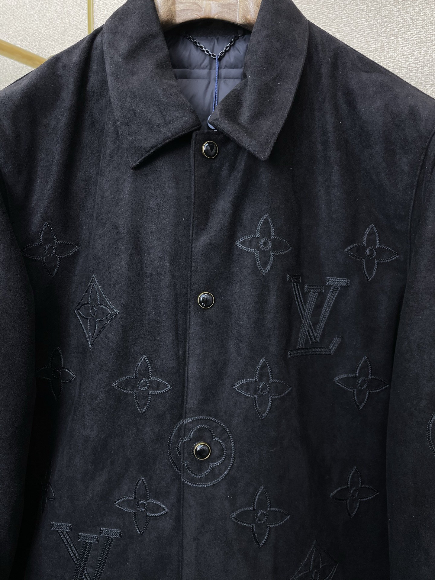 。羽绒服-Louis Vuitton路易威登💥砸锅卖铁都要上的新款！秋冬新款羽绒服 刺绣麂皮羽绒服外套 