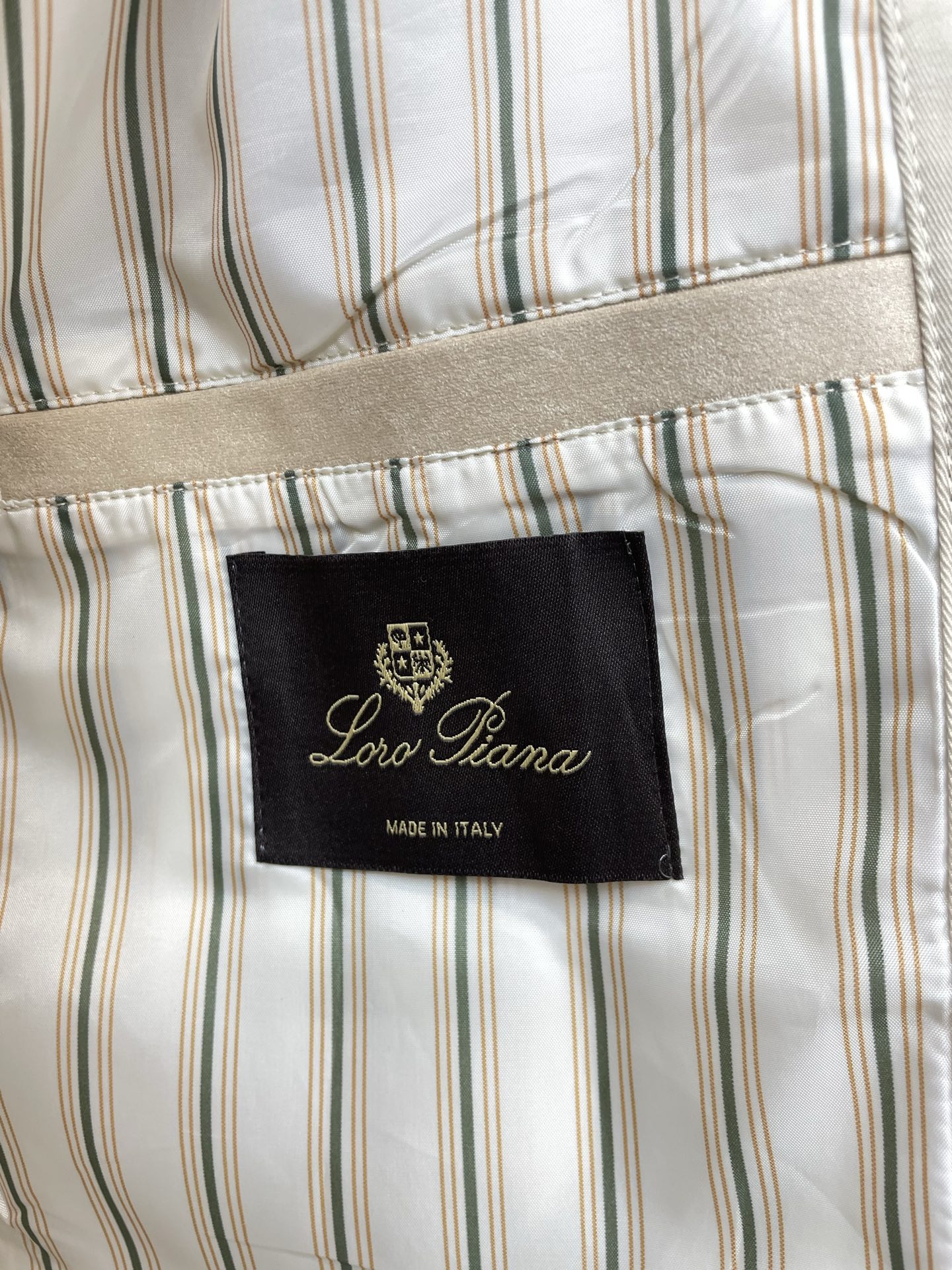 。lP🆕-Loro Piana诺悠翩雅💥砸锅卖铁都要上的新款！秋冬新款夹克 贸易公司渠道稀出❕降温天气必